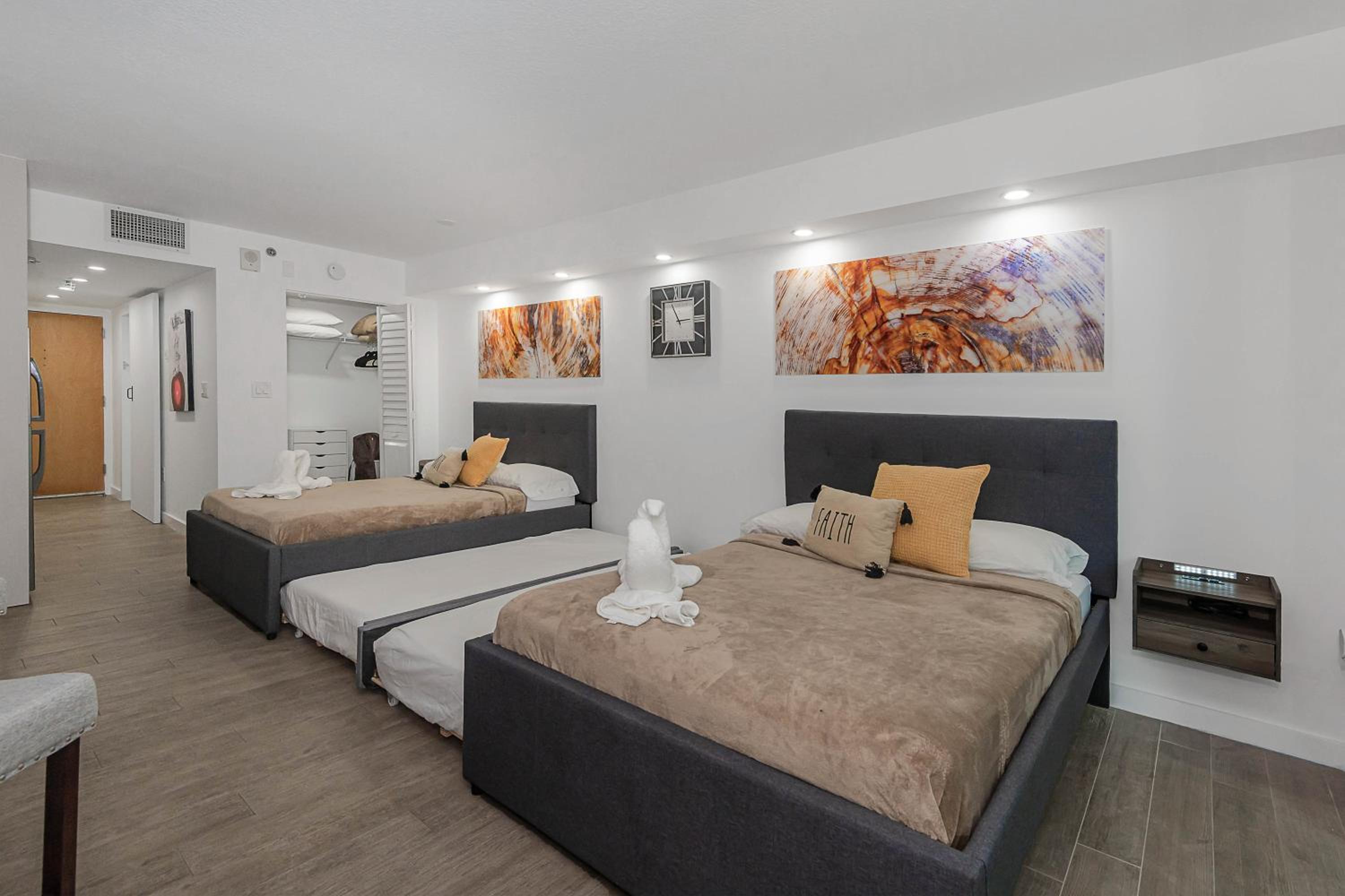 High Rise Brickell Modern Studio
