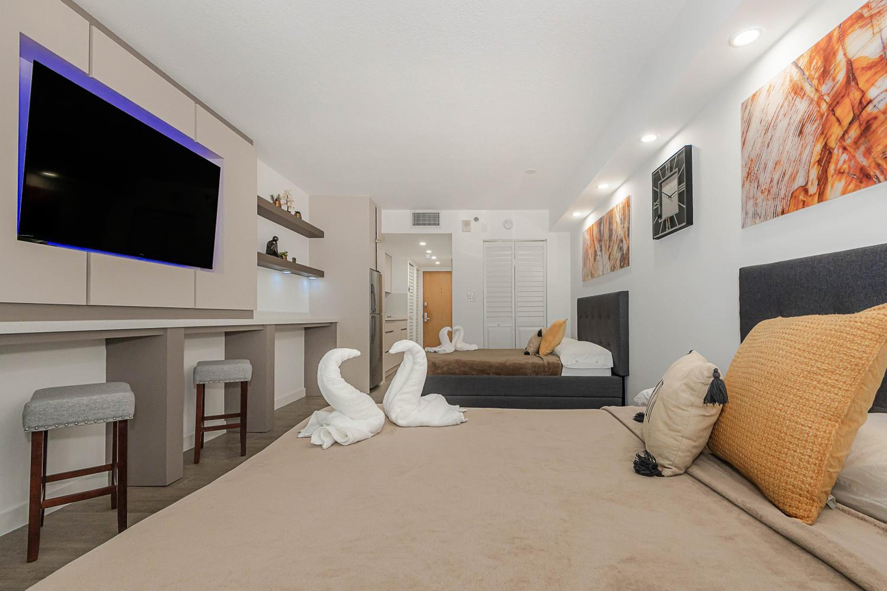 High Rise Brickell Modern Studio
