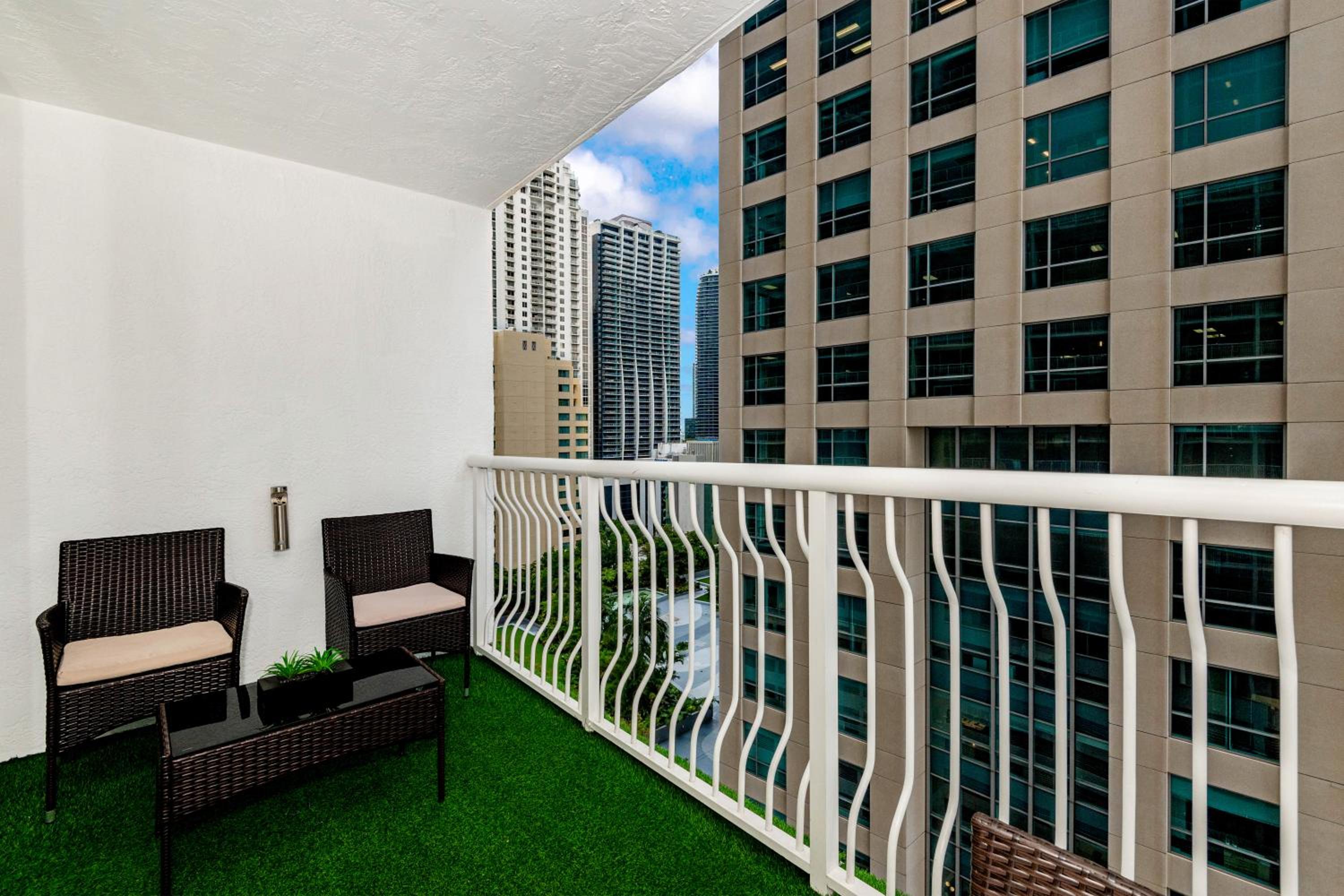 High Rise Brickell Modern Studio