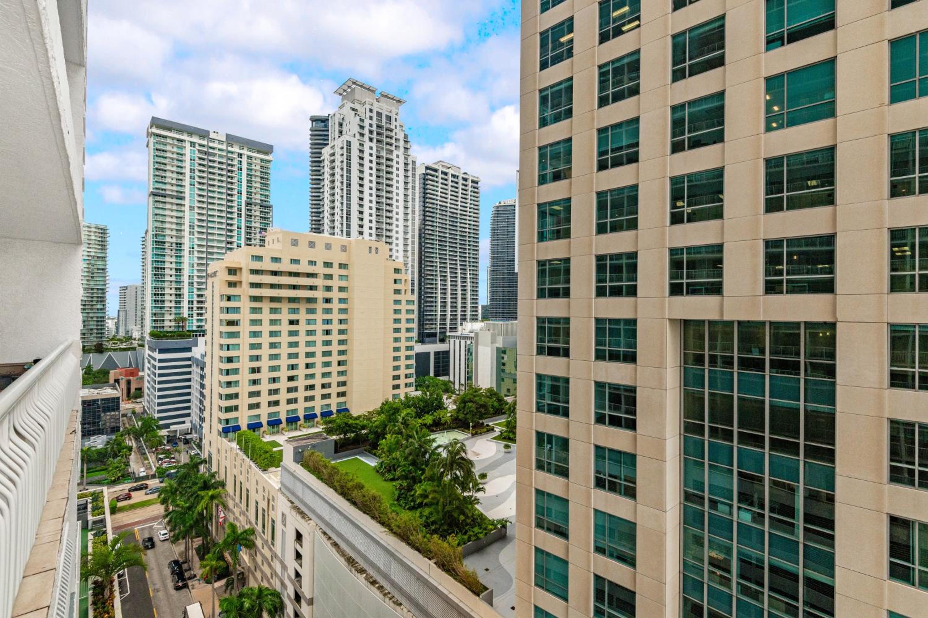 High Rise Brickell Modern Studio
