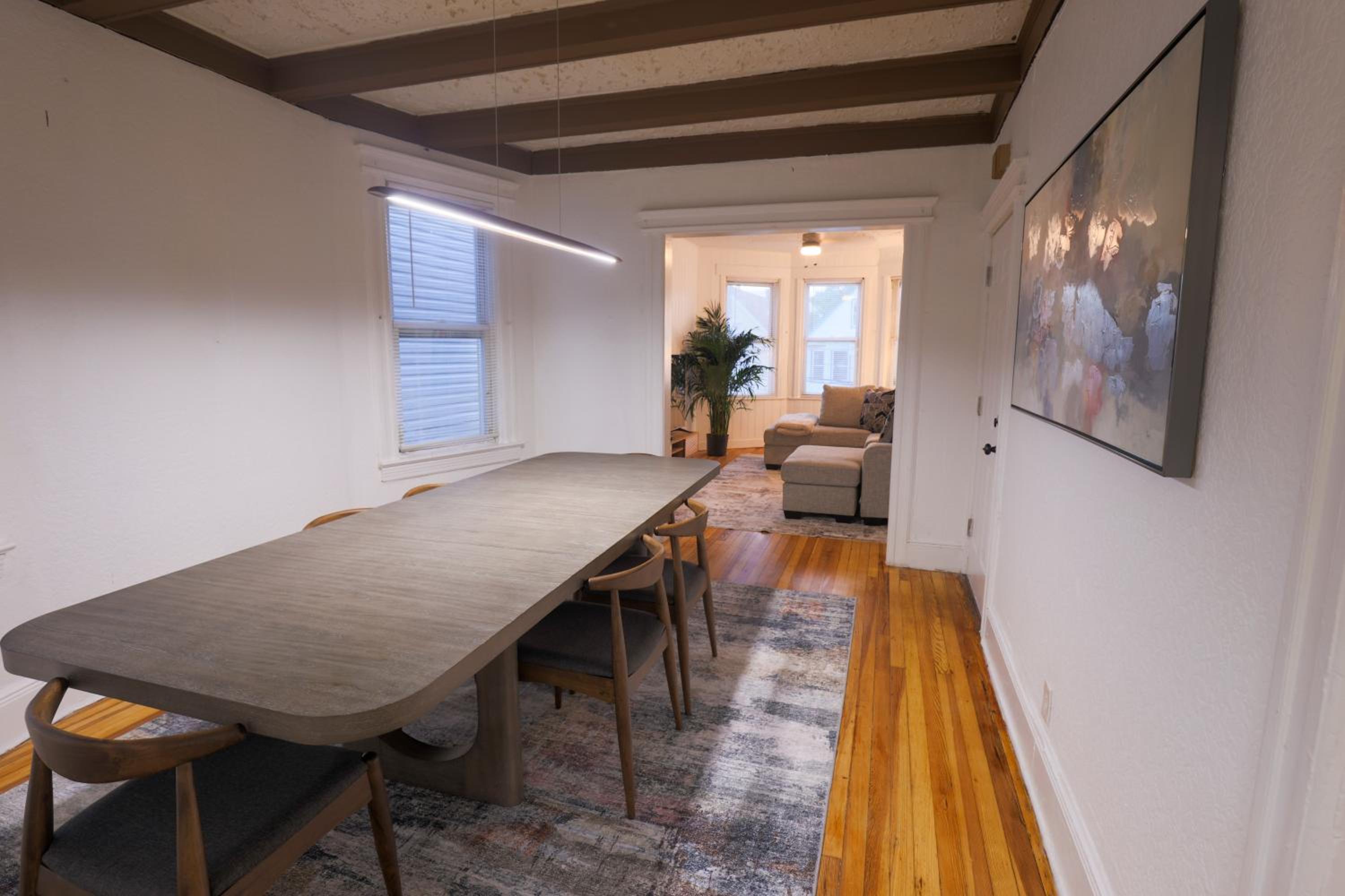 Skyline Views 3BR - Manhattan at Your Doorstep