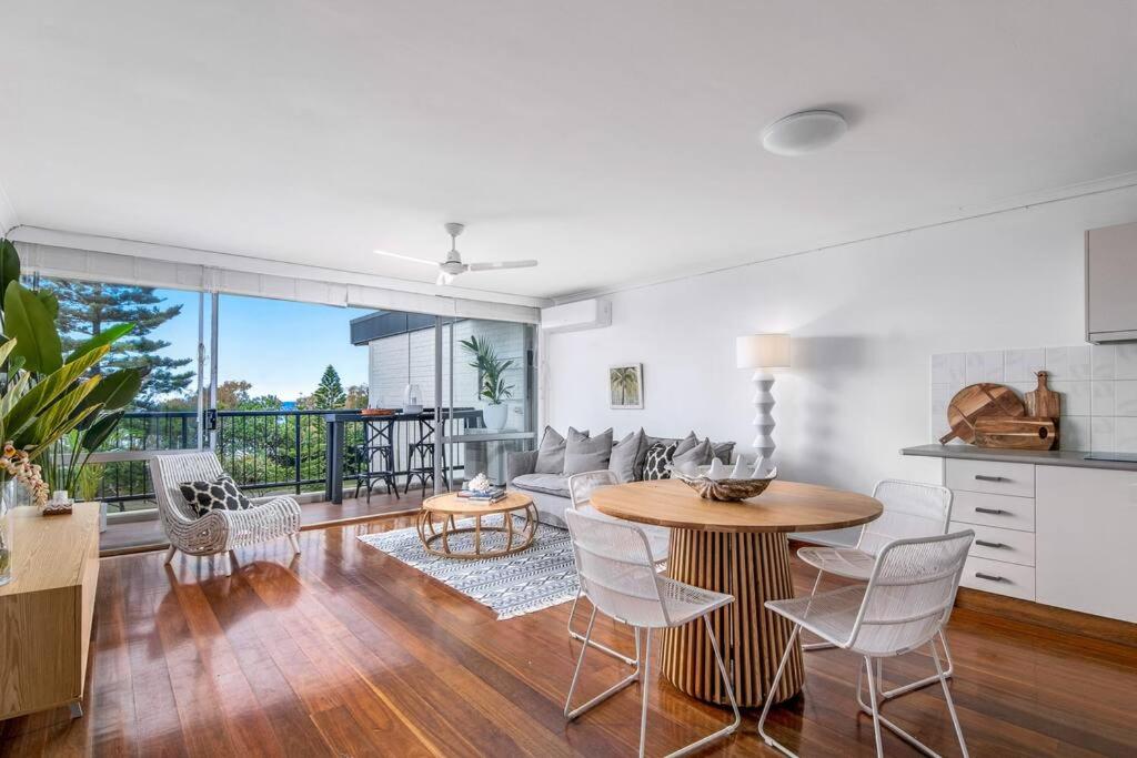 Burleigh Beachfront Beauty 2 Bed Parking WiFi
