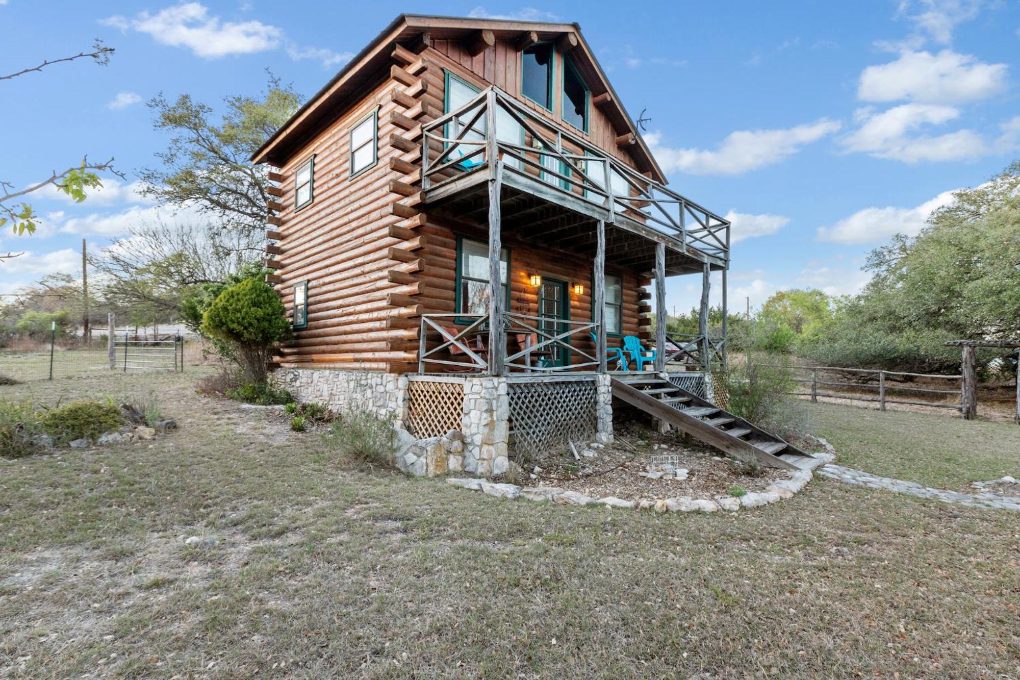 Mighty Oak Log Cabin view 2