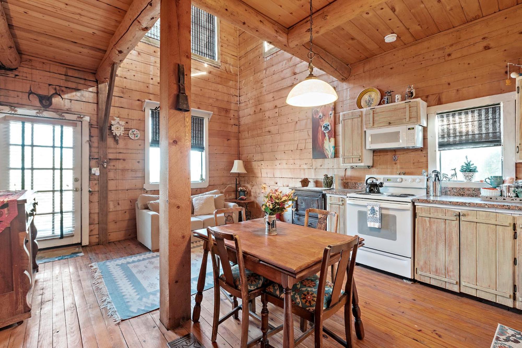 Mighty Oak Log Cabin view 5