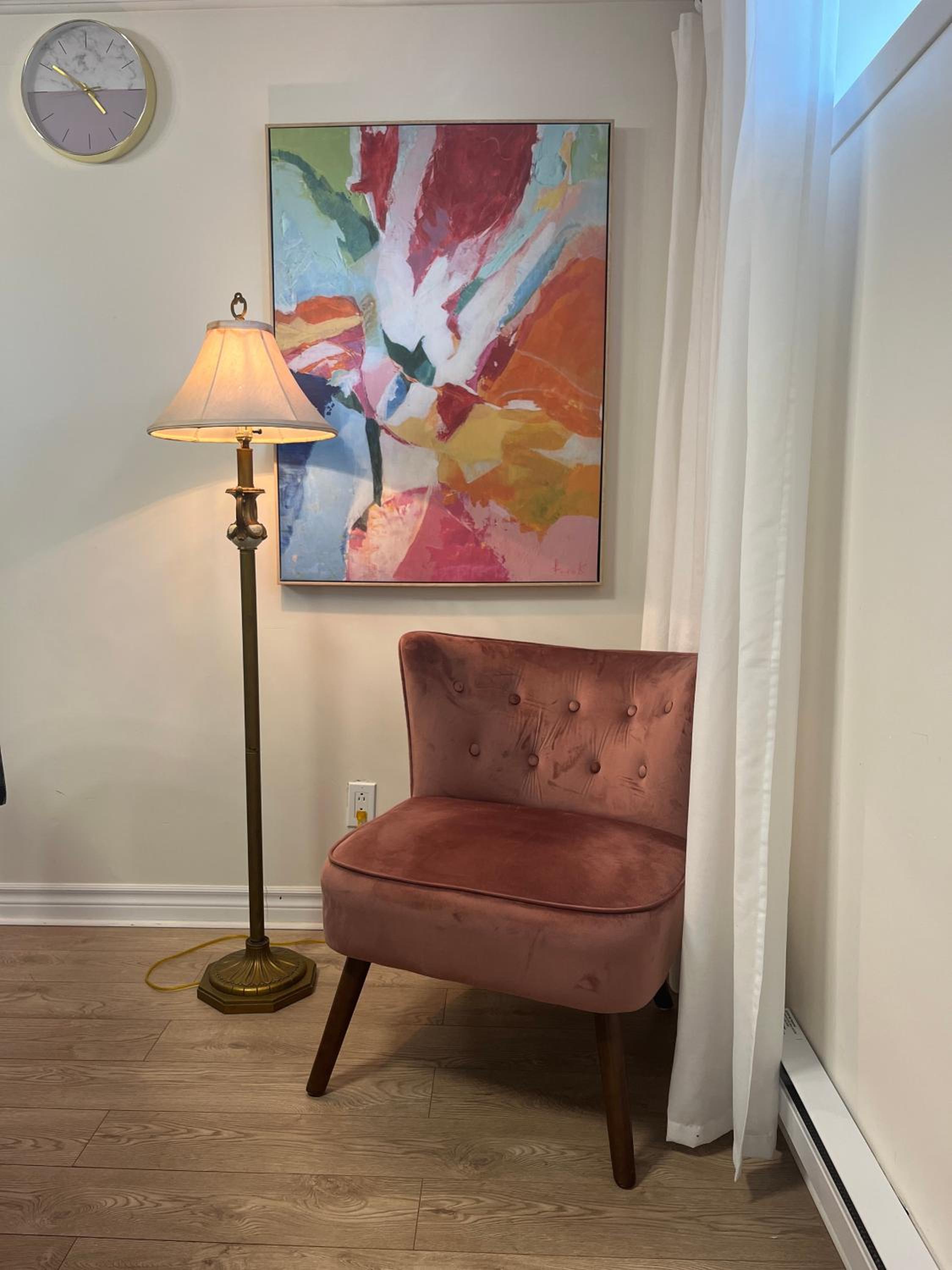 Basement 2-bedroom apartment near National Park and Montréal