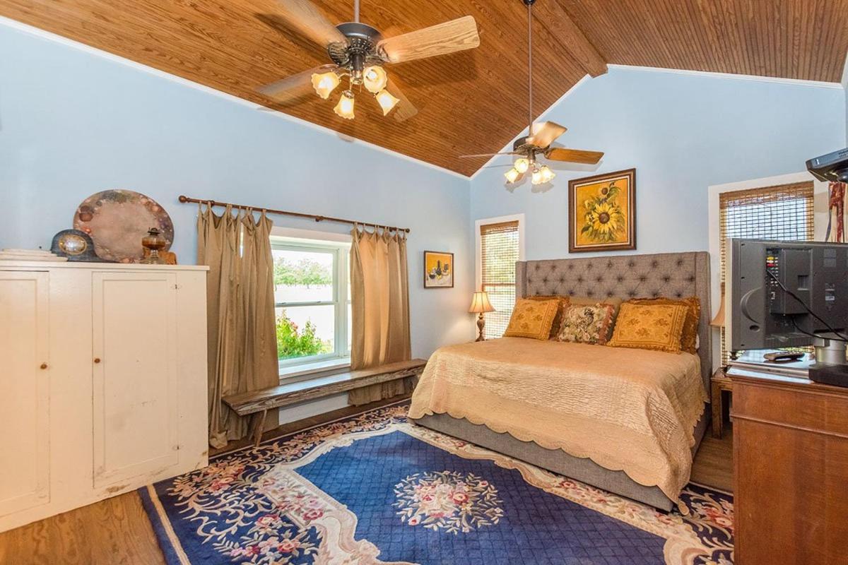 Fischer Farmhouse (Pet friendly)