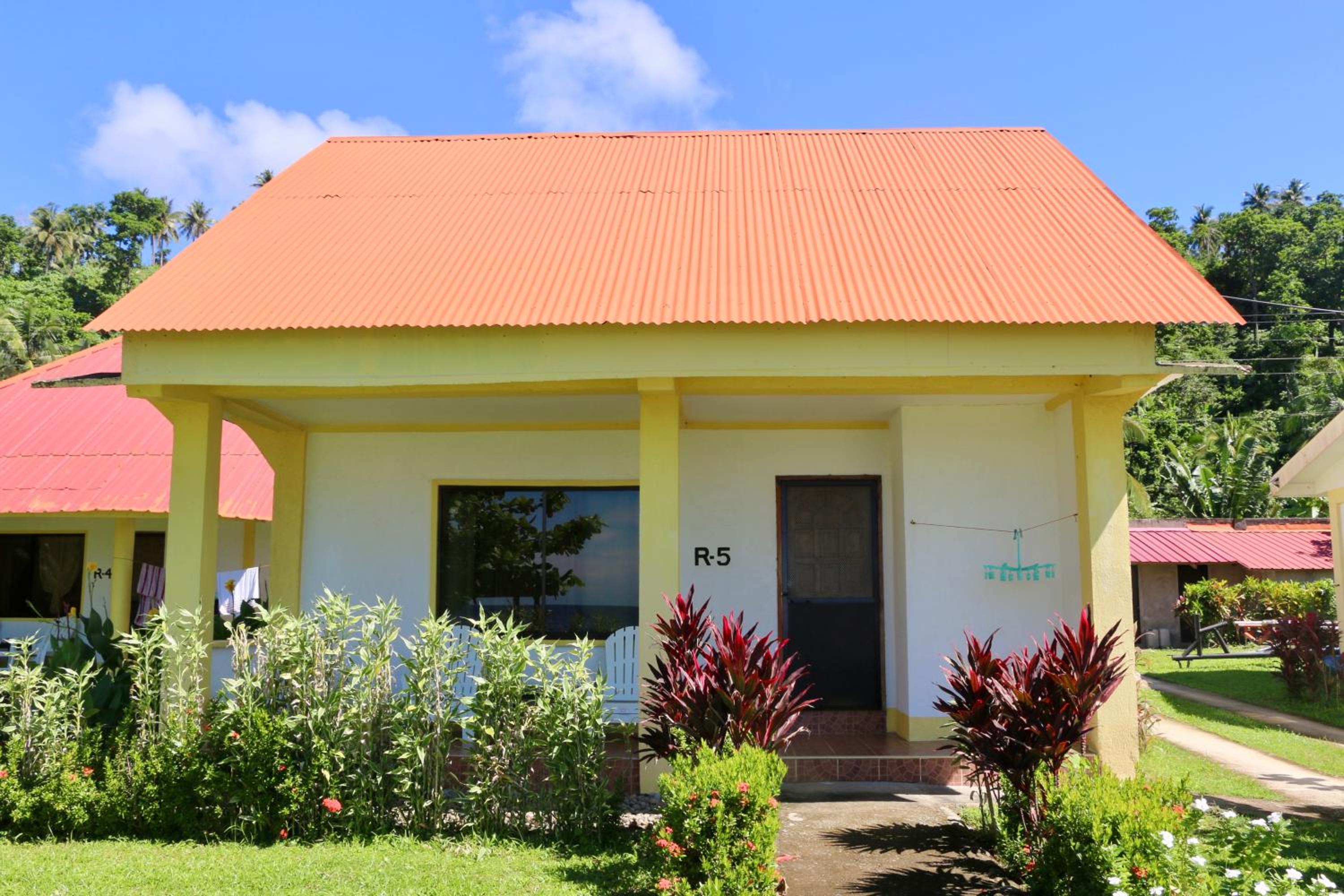 Pintuyan Dive Resort