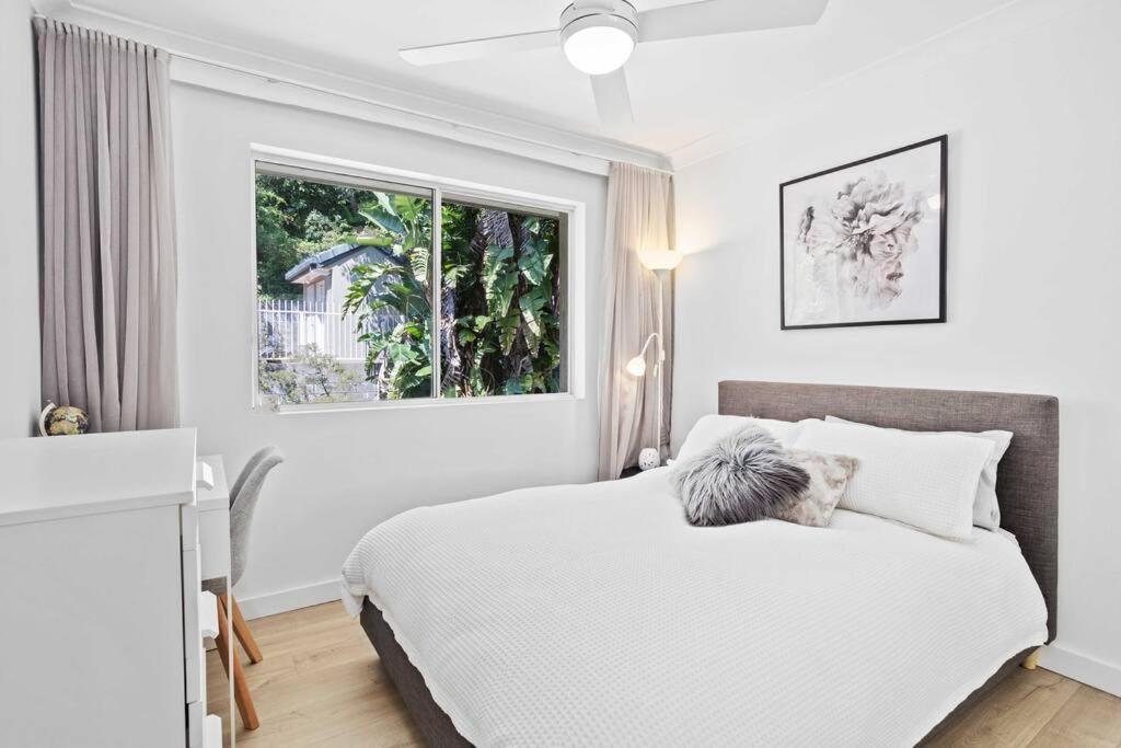 Hillside in the heart of Burleigh!