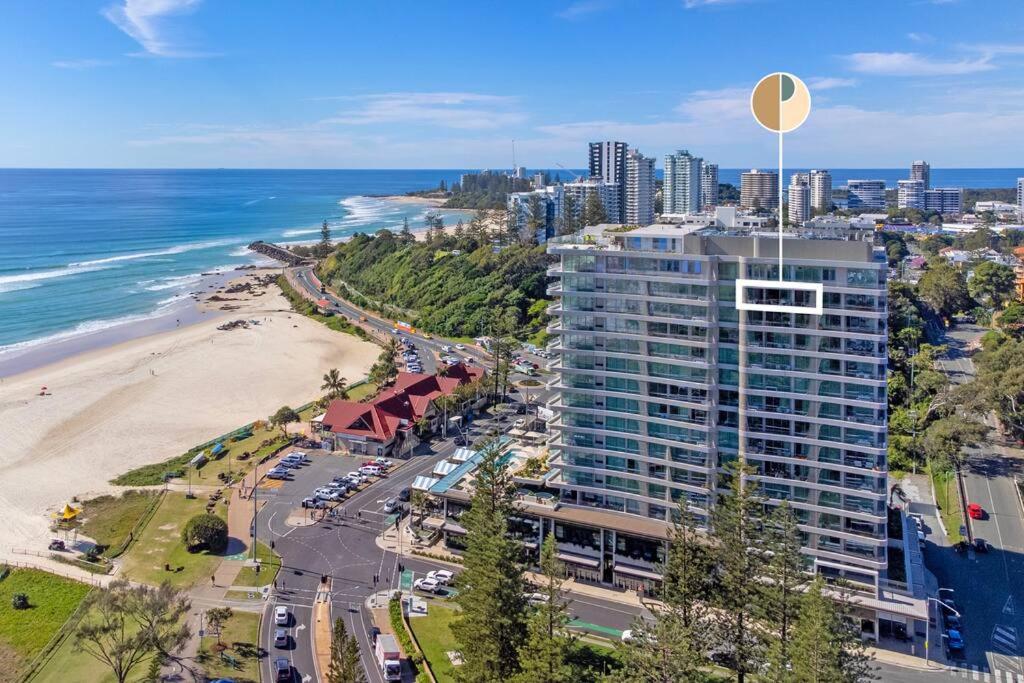 Luxurious 2BR 2BA Oceanfront Apartment Kirra
