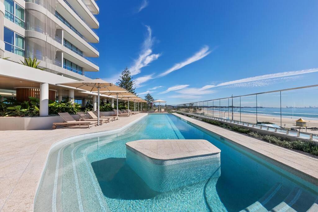 Luxurious 2BR 2BA Oceanfront Apartment Kirra