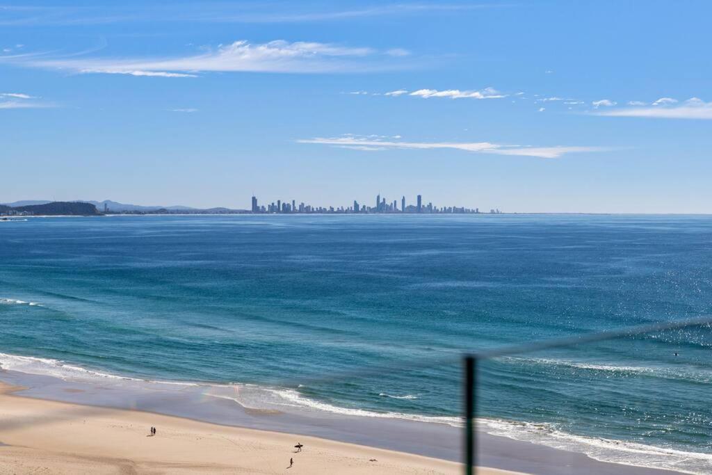 Luxurious 2BR 2BA Oceanfront Apartment Kirra