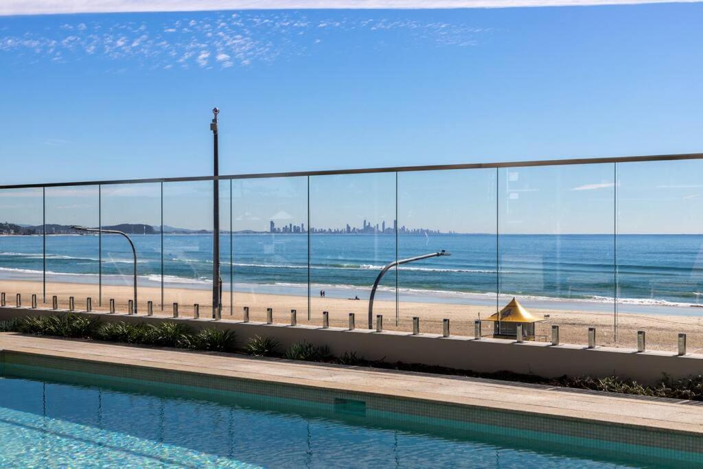 Luxurious 2BR 2BA Oceanfront Apartment Kirra
