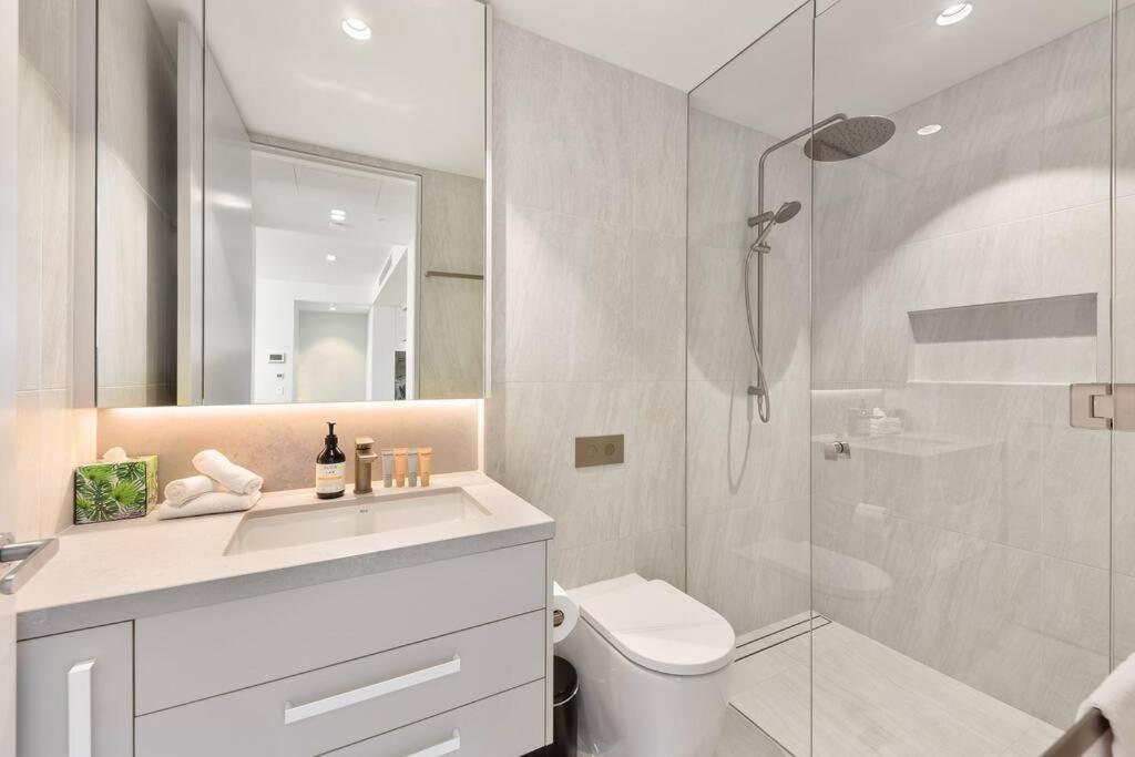Luxurious 2BR 2BA Oceanfront Apartment Kirra