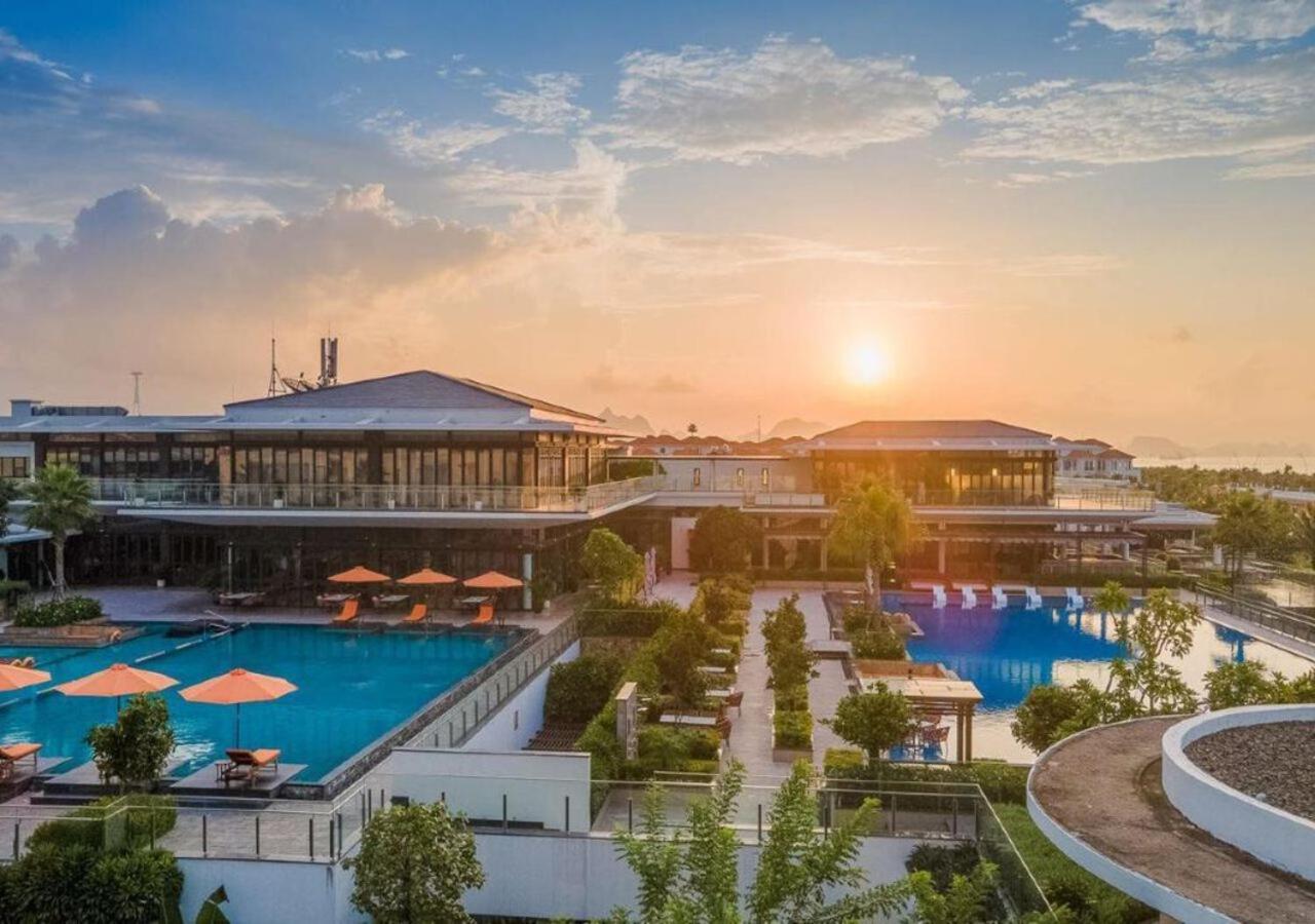 Hotel Oakwood Ha Long - Image 1