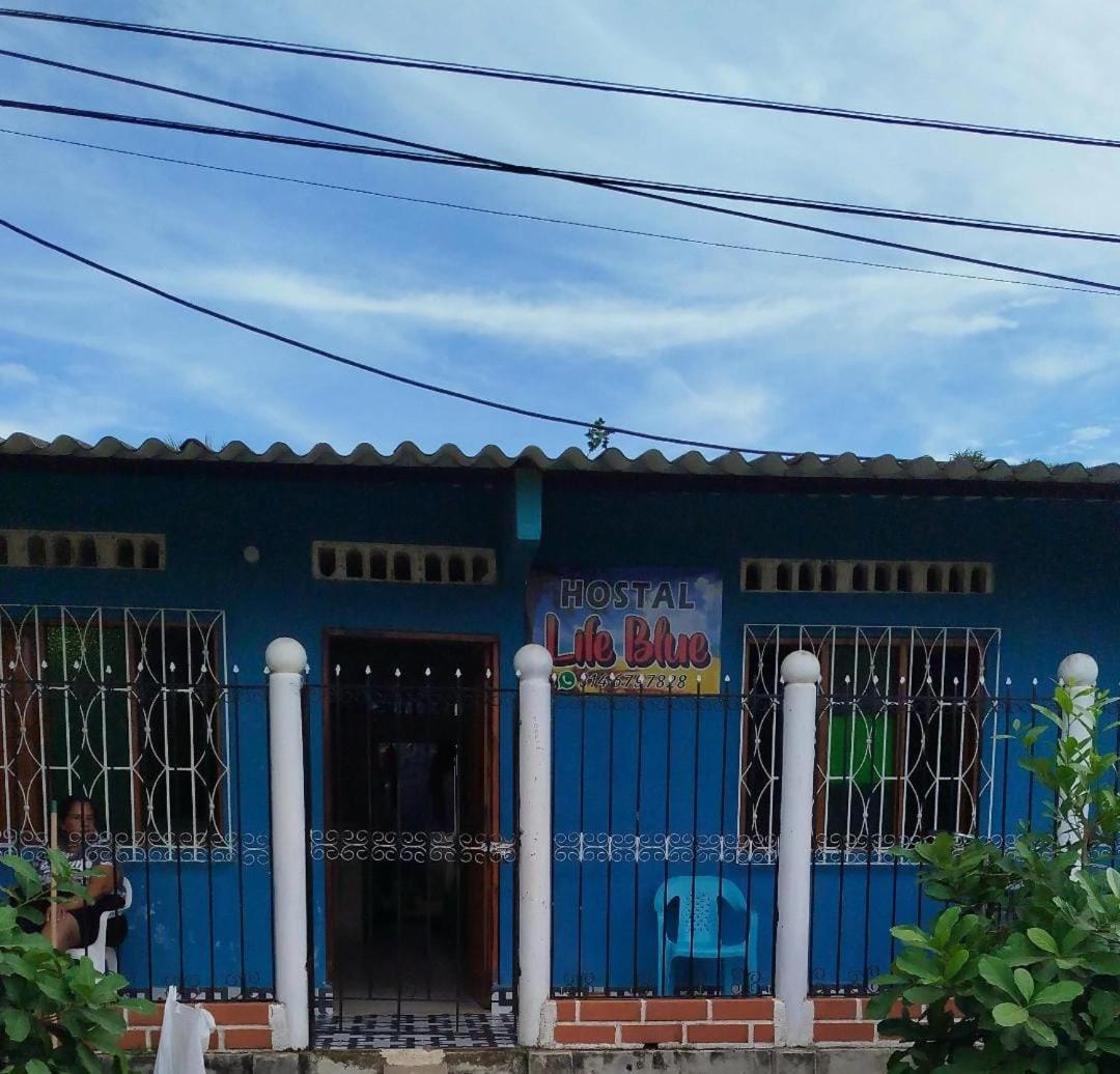 hostal LIFE BLUE frente a la playa