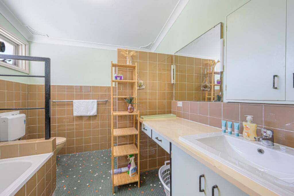 Fully Furnished 3 Bedroom Home