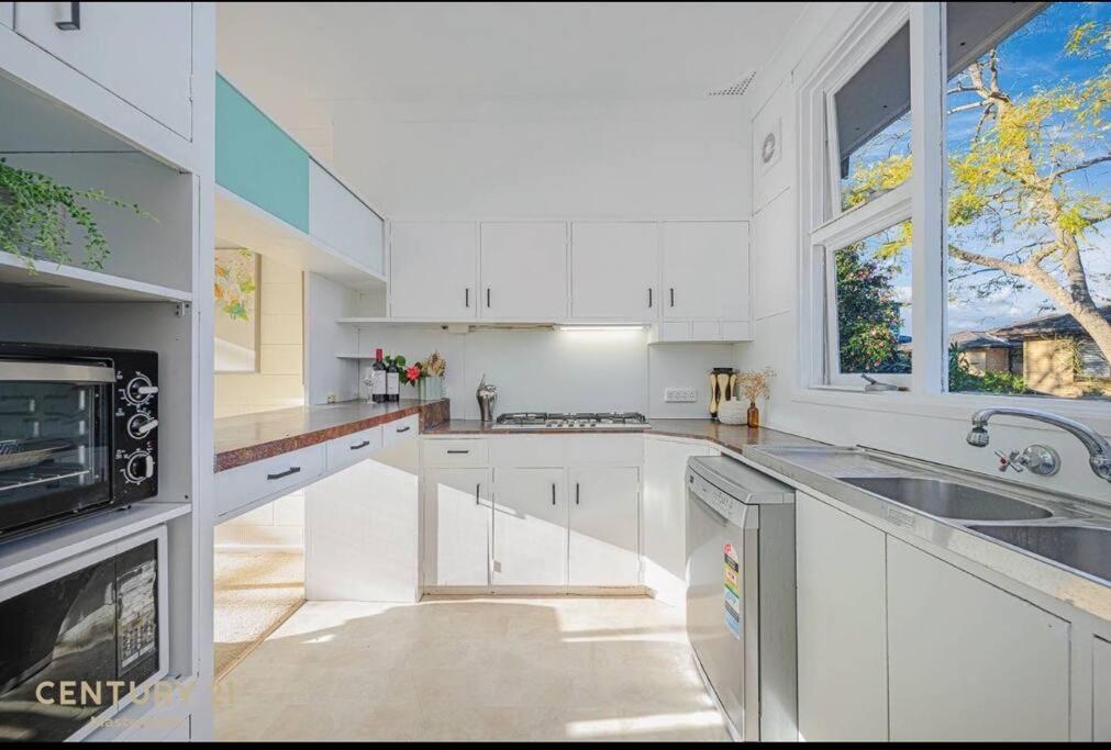 Fully Furnished 3 Bedroom Home
