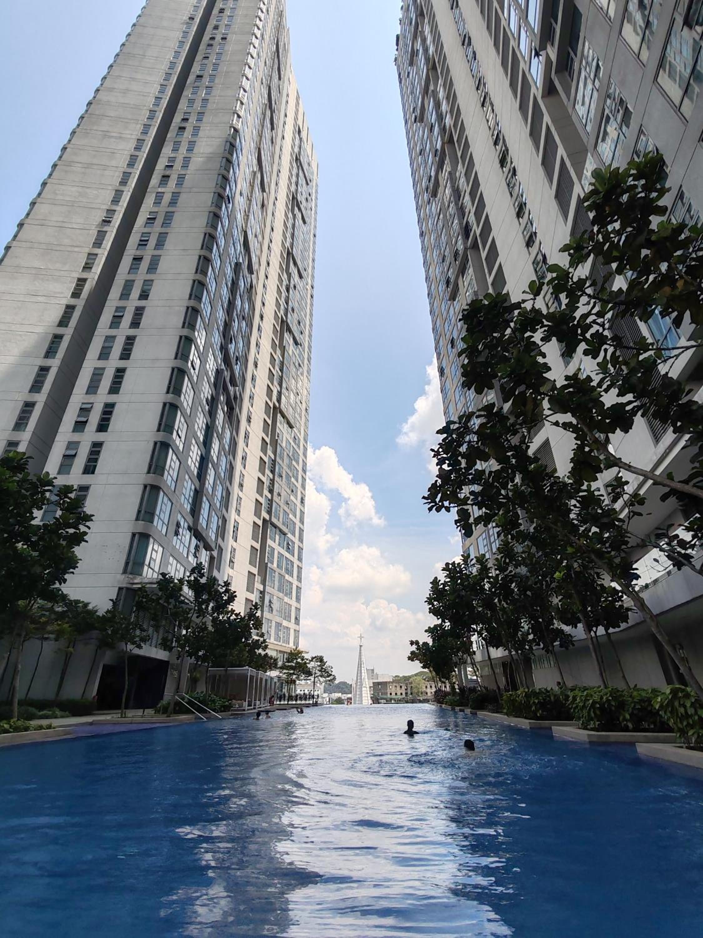 The Robertson R9 Walk to Jalan Alor Street Bukit Bintang Pavilion 7 pax 2R1B