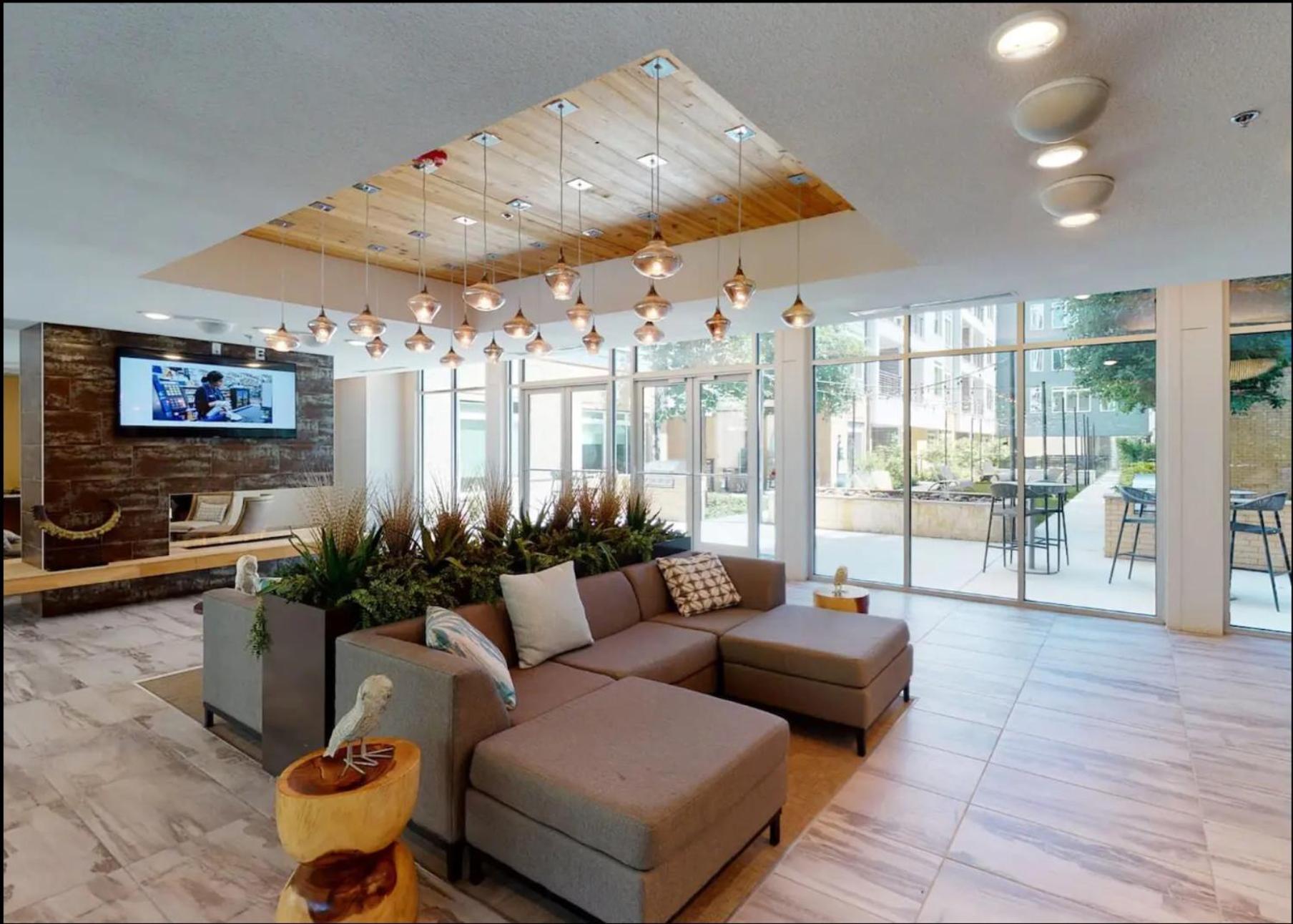 Riverwalk and Pool view Apt with King bed Infinity Pool Gym Free Parking view 5