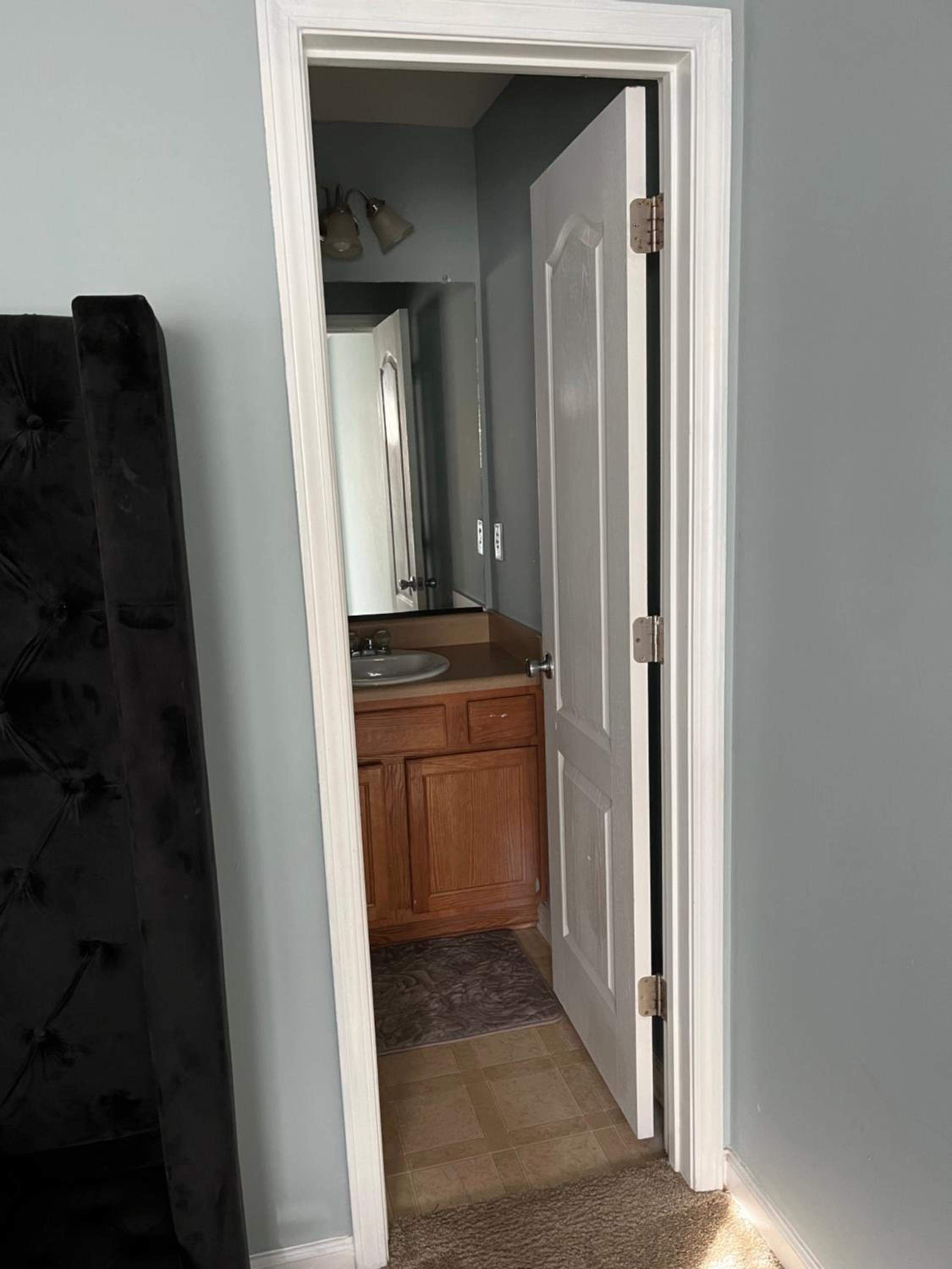 Cozy, modern townhome minutes away from Atlanta! view 2