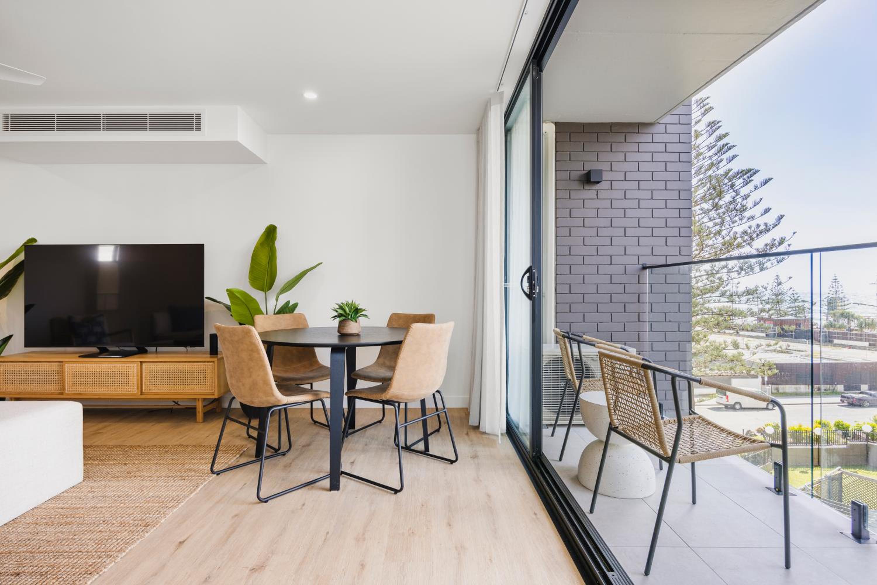 The Shores Surfers Paradise Apartments