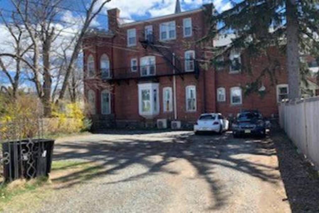 C&J Signature Stays 1864 Downtown Morristown apartment view 3