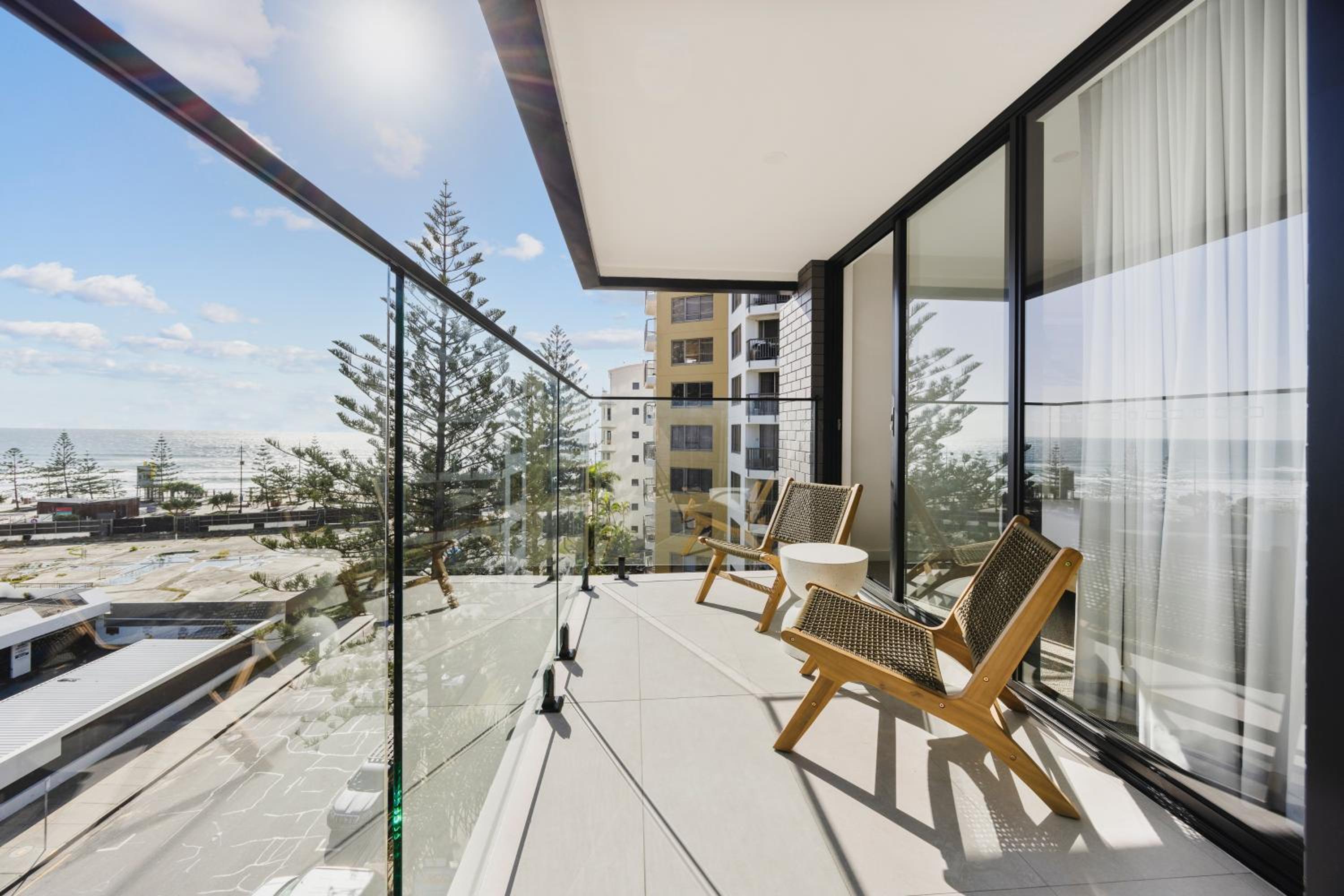 The Shores Surfers Paradise Apartments