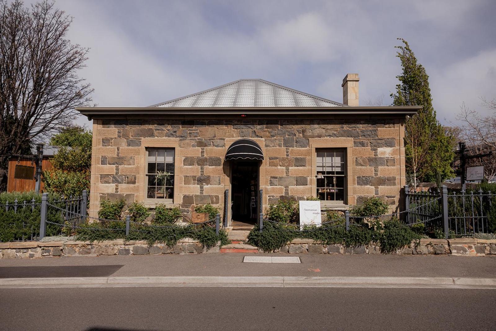 'Fifteen=' - Heritage Terrace in Battery Point