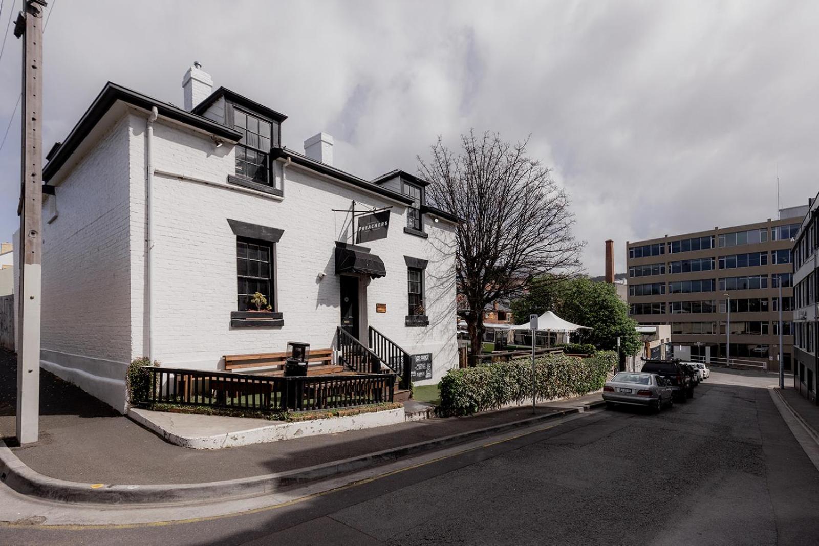 'Fifteen=' - Heritage Terrace in Battery Point