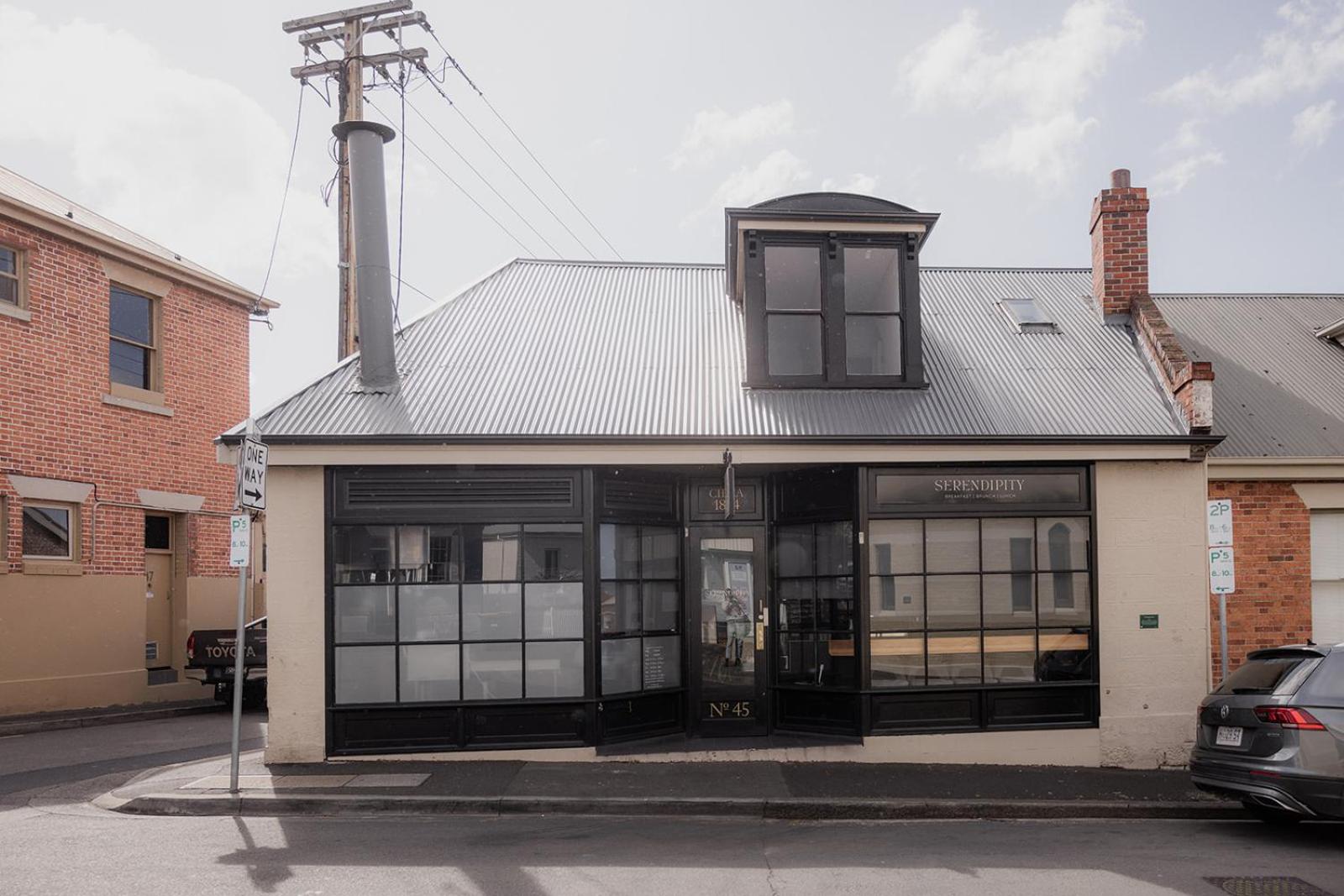 'Fifteen=' - Heritage Terrace in Battery Point