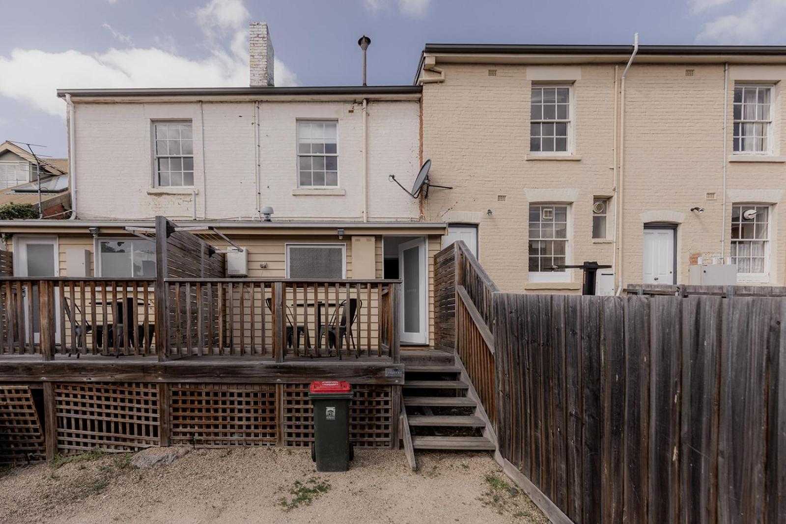 'Fifteen=' - Heritage Terrace in Battery Point