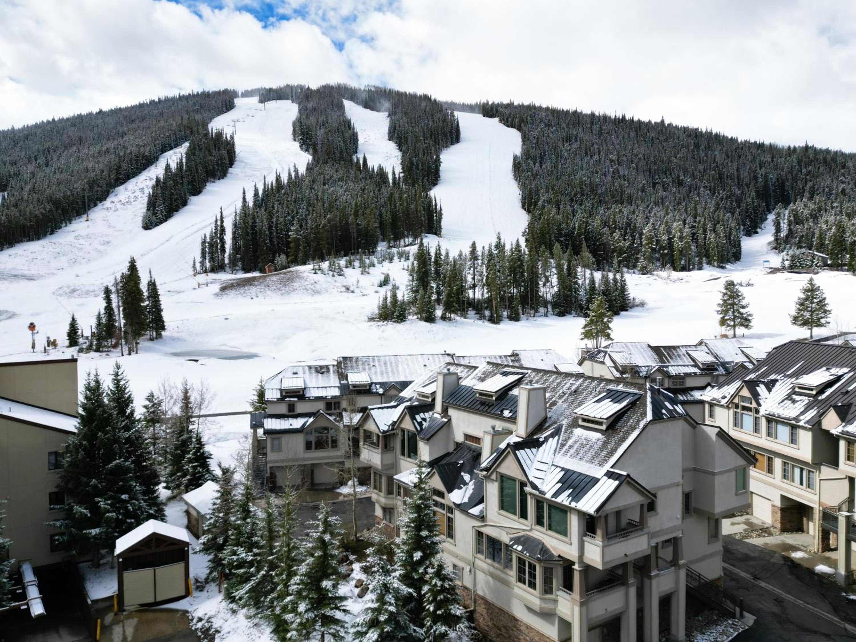 ER4 Elk Run 2BR condo view 2