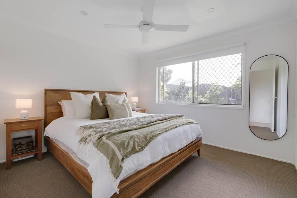 Chic 3BR in Gold Coast Steps from the Beach