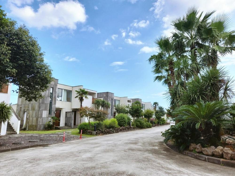 Seogwipo Smart Pool Villa view 3