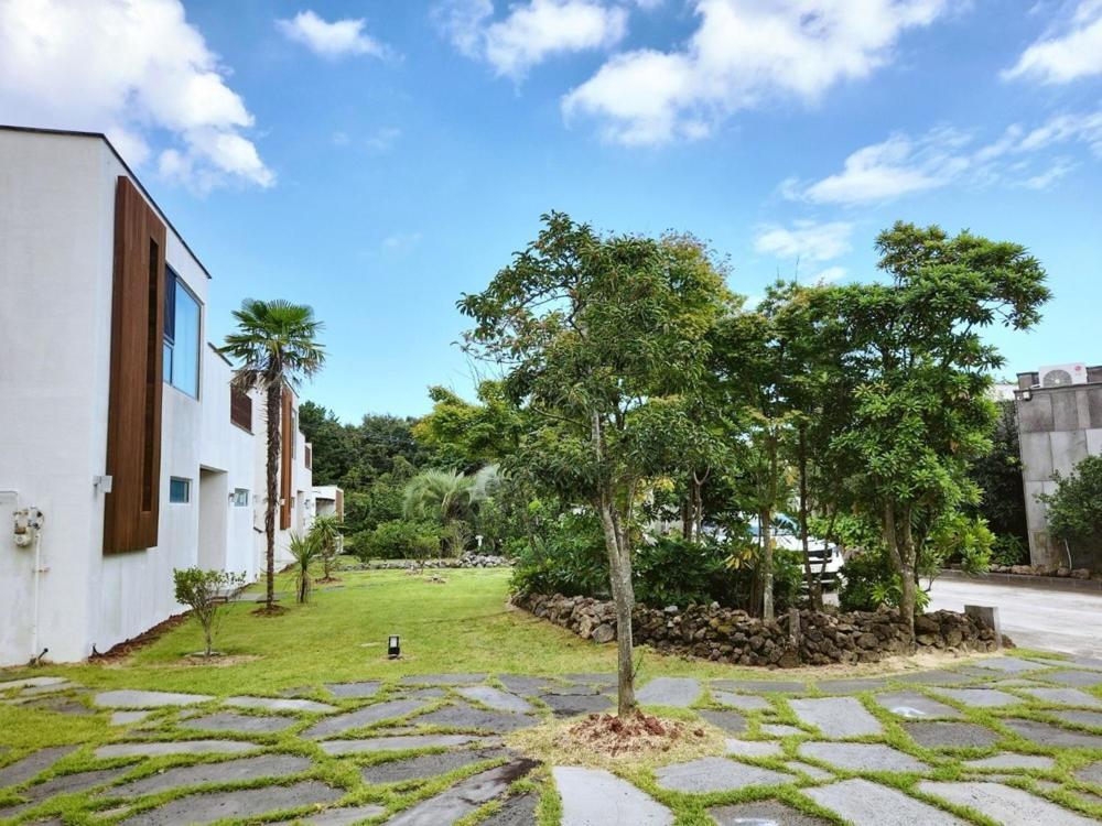 Seogwipo Smart Pool Villa view 5