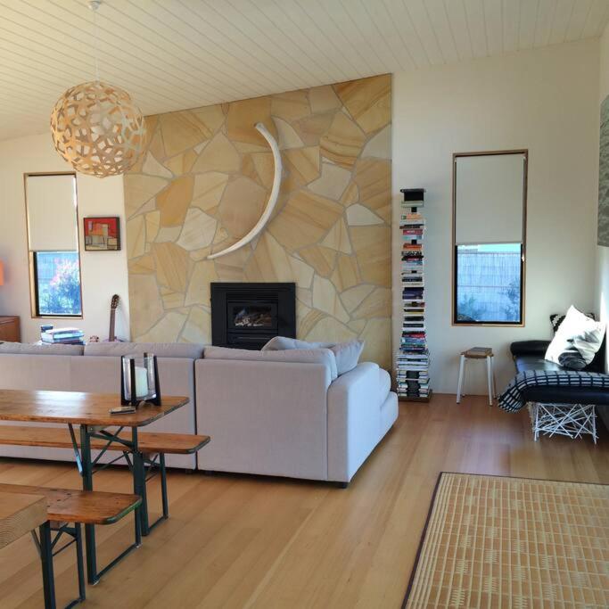 Sheoakes Beach House- East Coast Tas