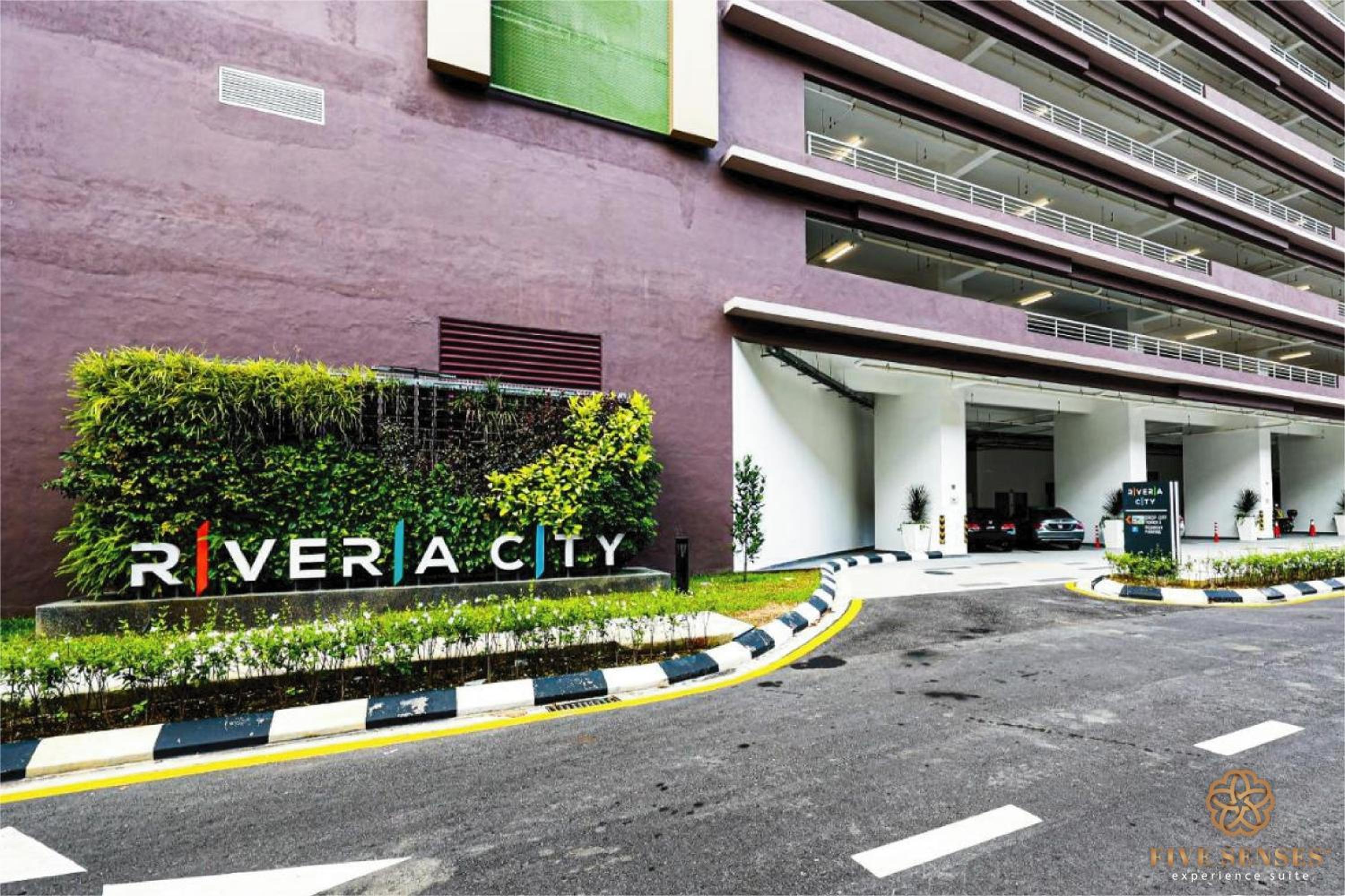 Riveria Premium Kuala Lumpur, Roam