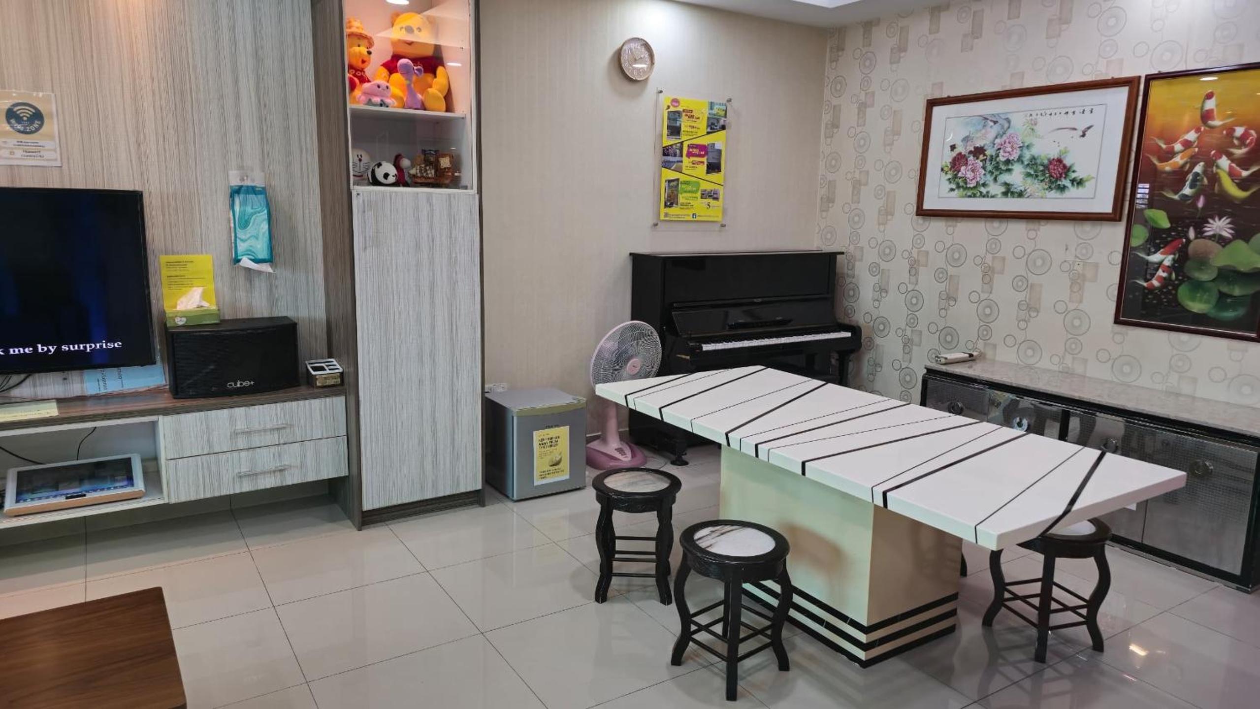 Sekinchan Spacious 2 and Half Storey Homestay 100m Walk to KFC 7 Eleven 24hr Clinic KTV BBQ 适耕庄宽敞2层半民宿 100米到KFC 7 Eleven KTV BBQ photo 2