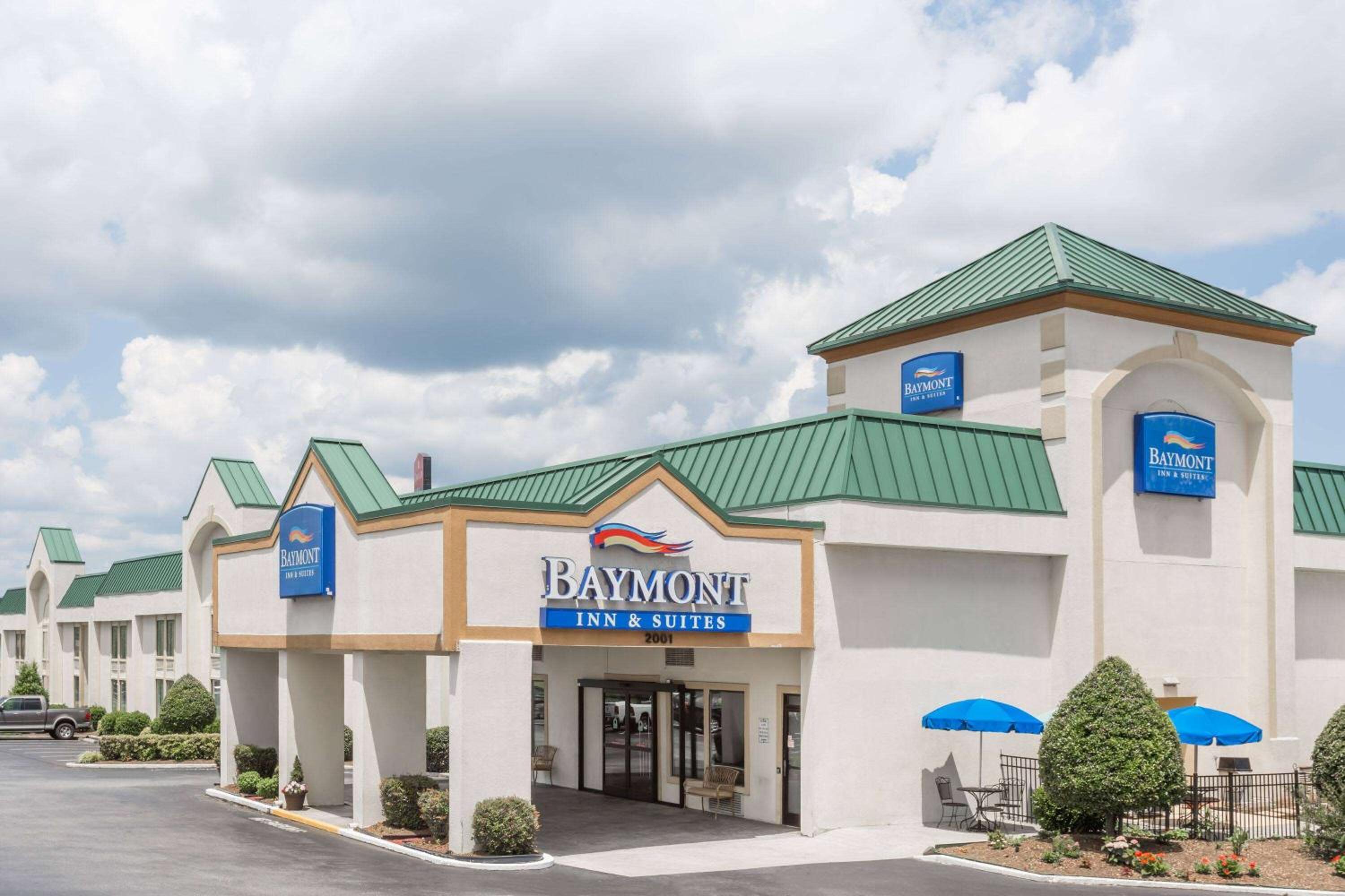 Hotel Baymont by Wyndham Greensboro/Coliseum - Image 1