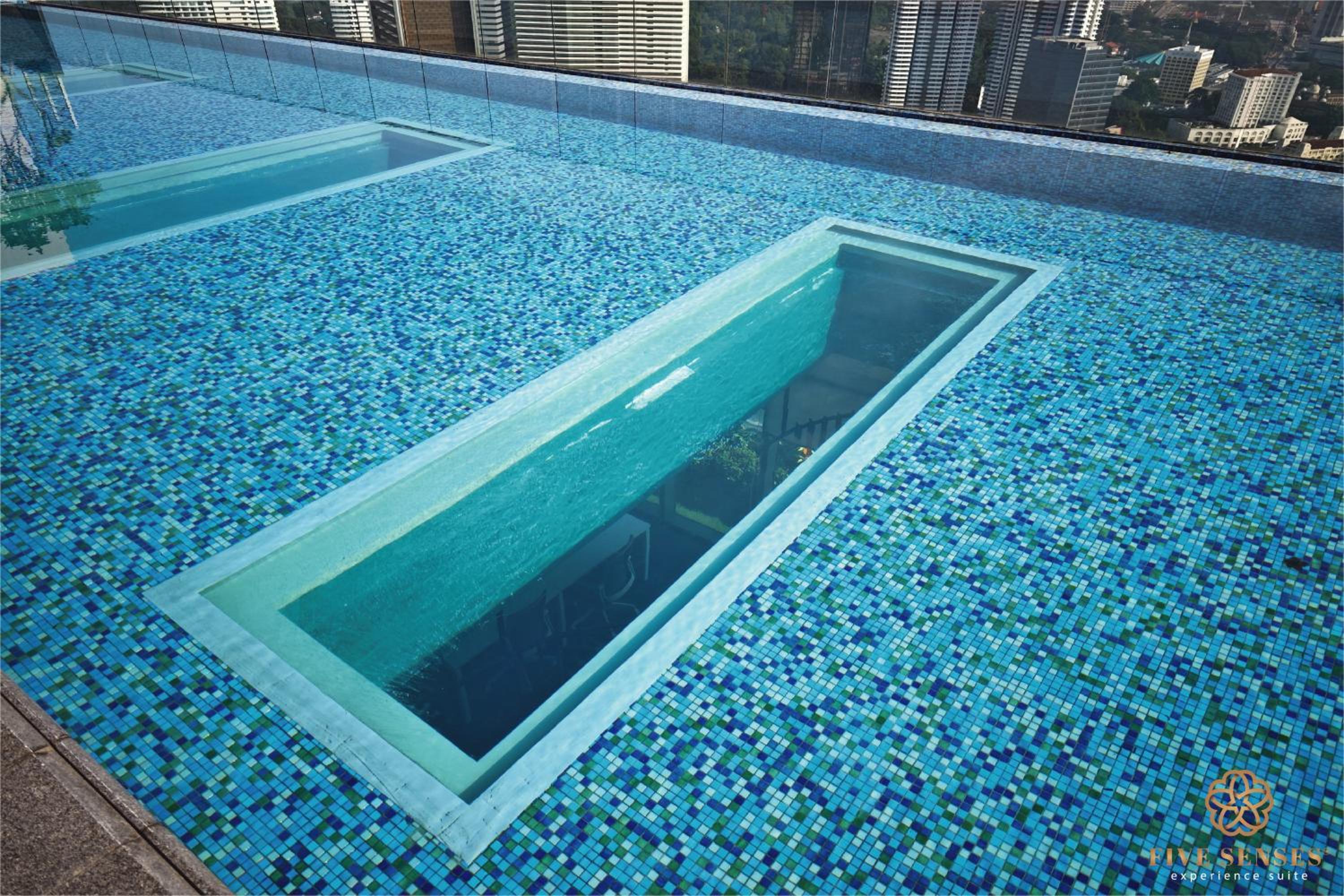 Riveria Premium Kuala Lumpur, Roam