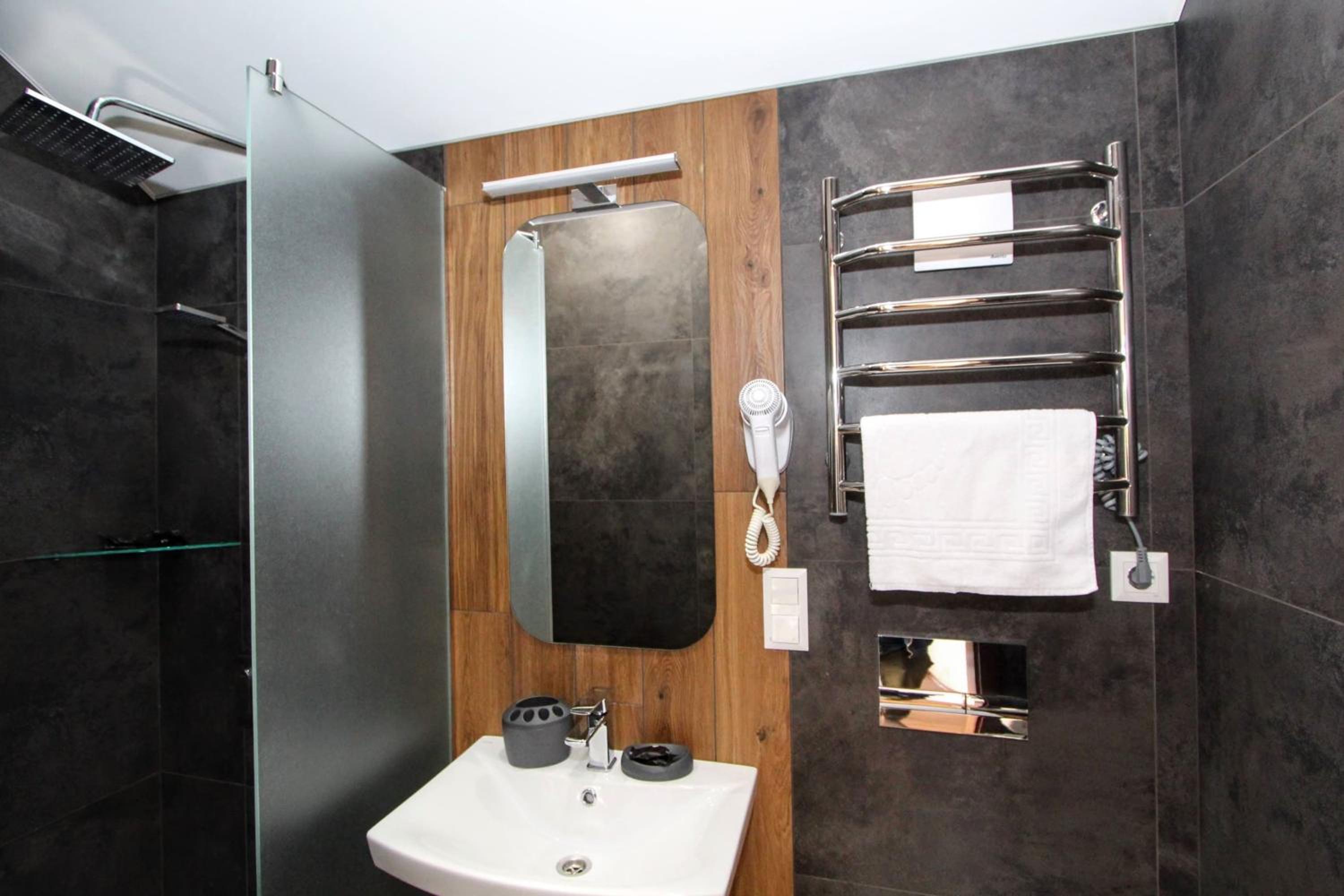 Photo 11