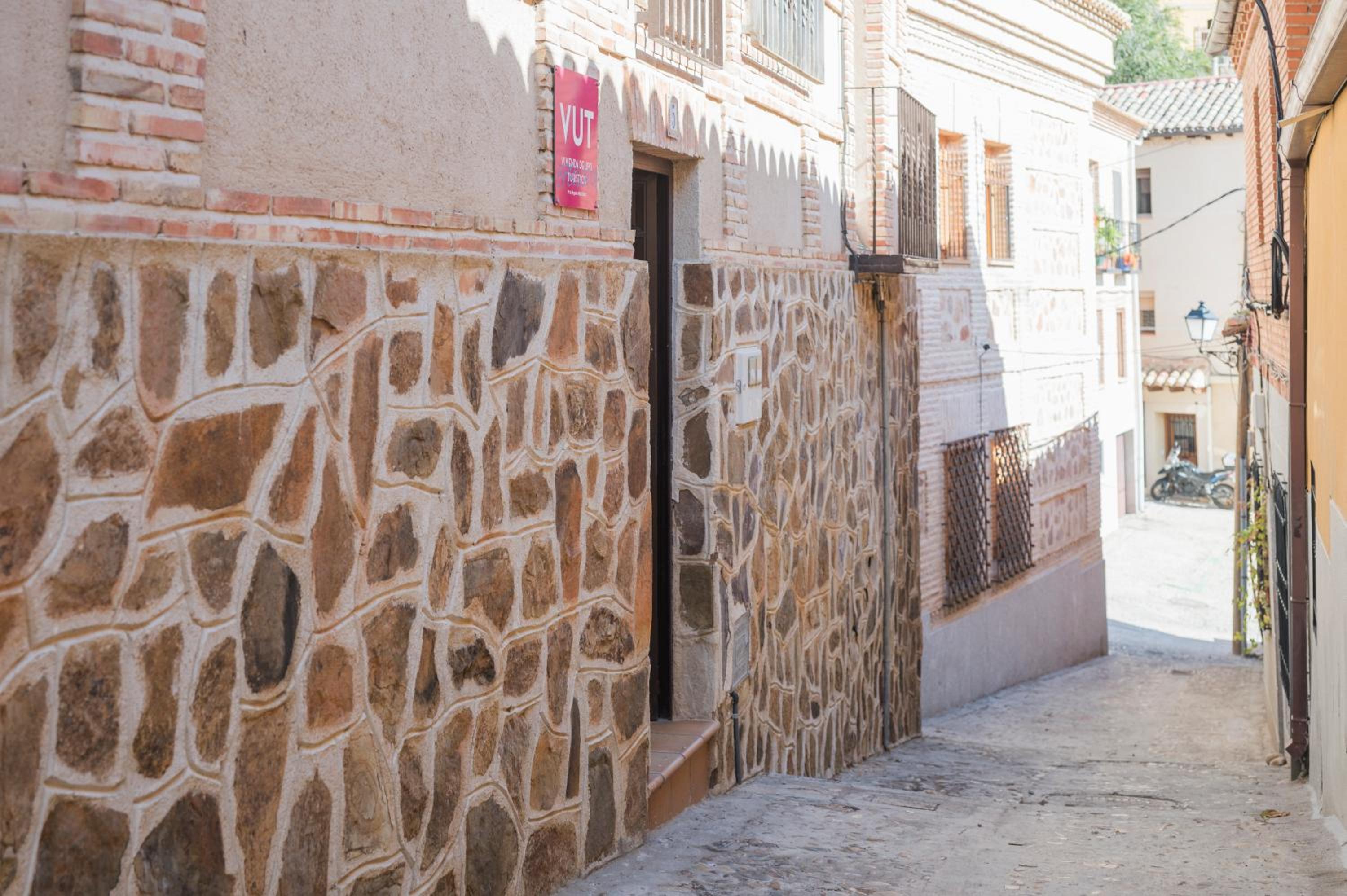 Casa de la Tahona by Toledo AP