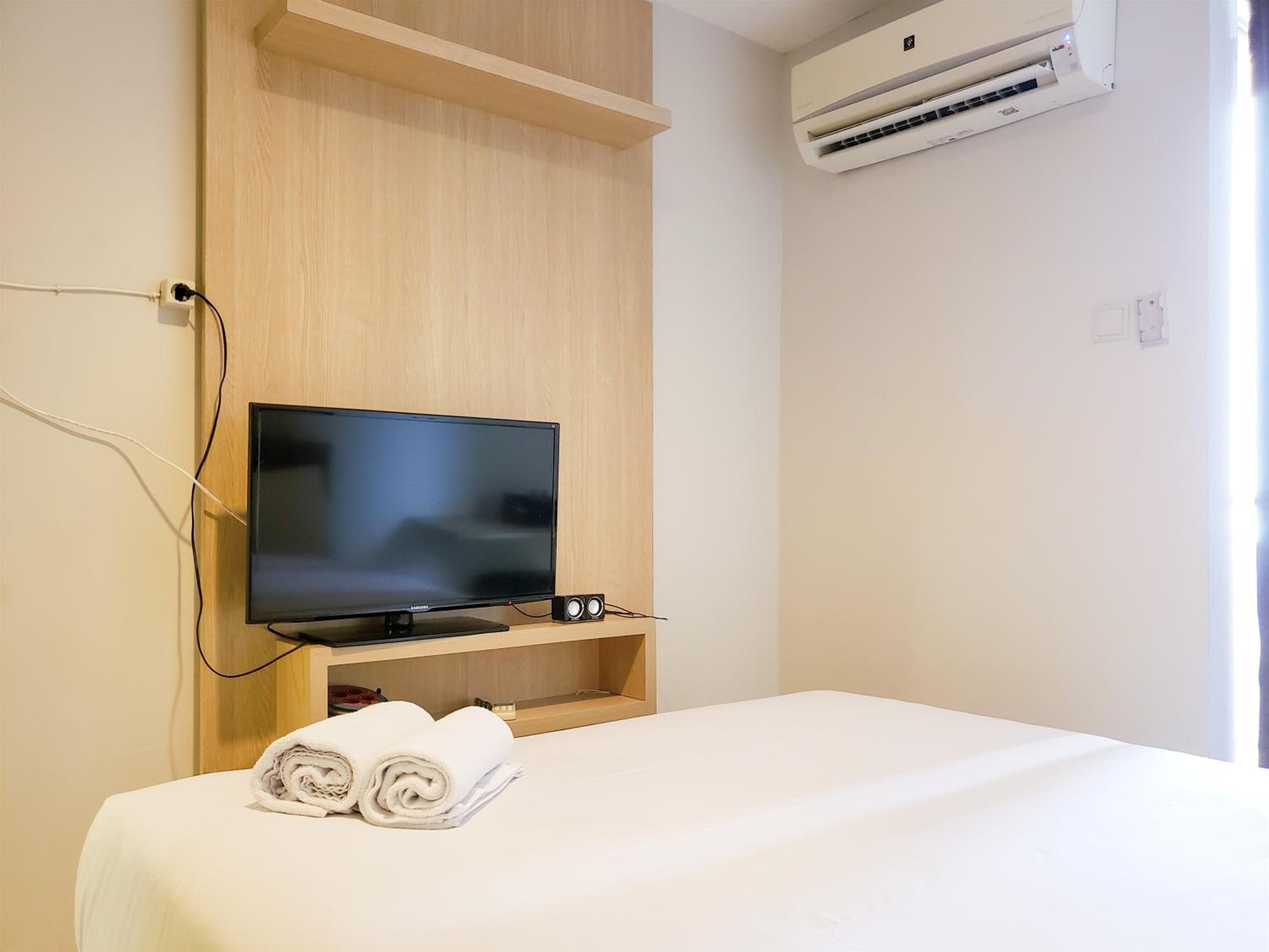 Cozy Studio at Cinere Bellevue Suites Apartment By Travelio view 5
