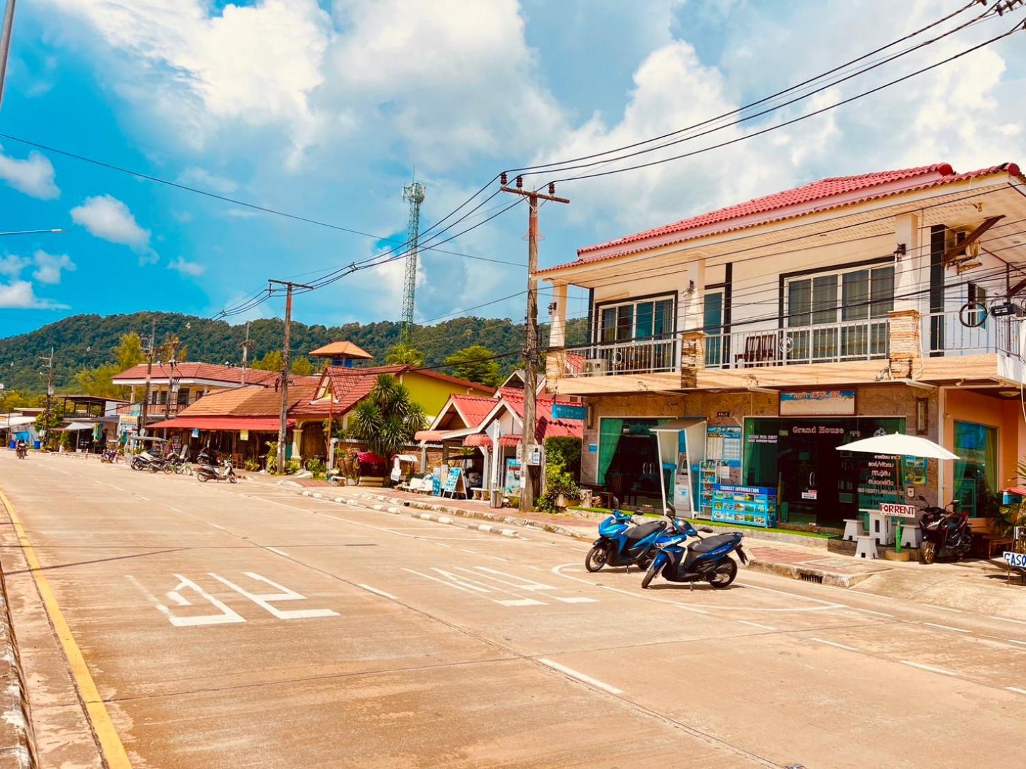 Lanta Grand House view 4