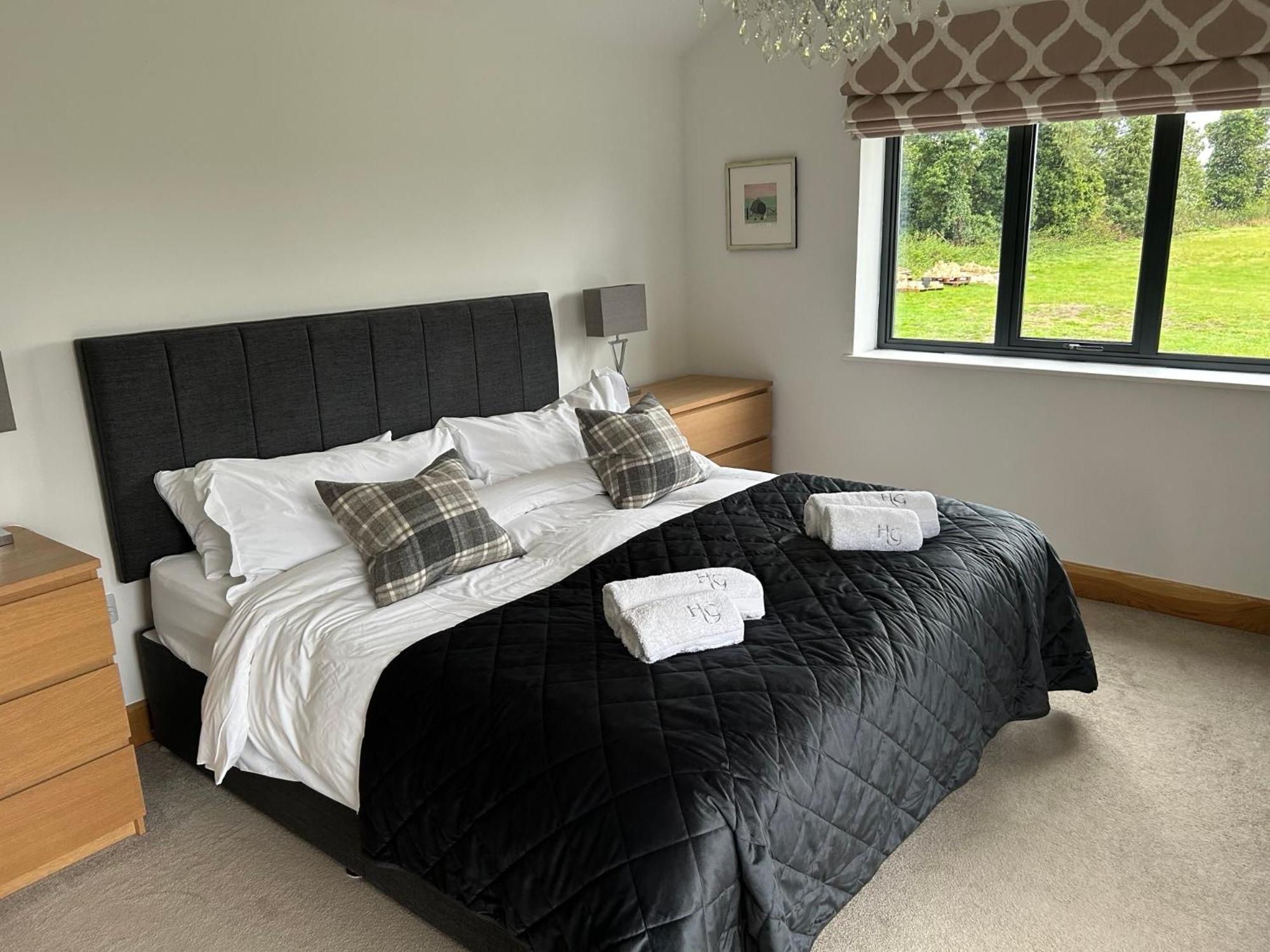 April Cottage - Luxury Country Bolthole