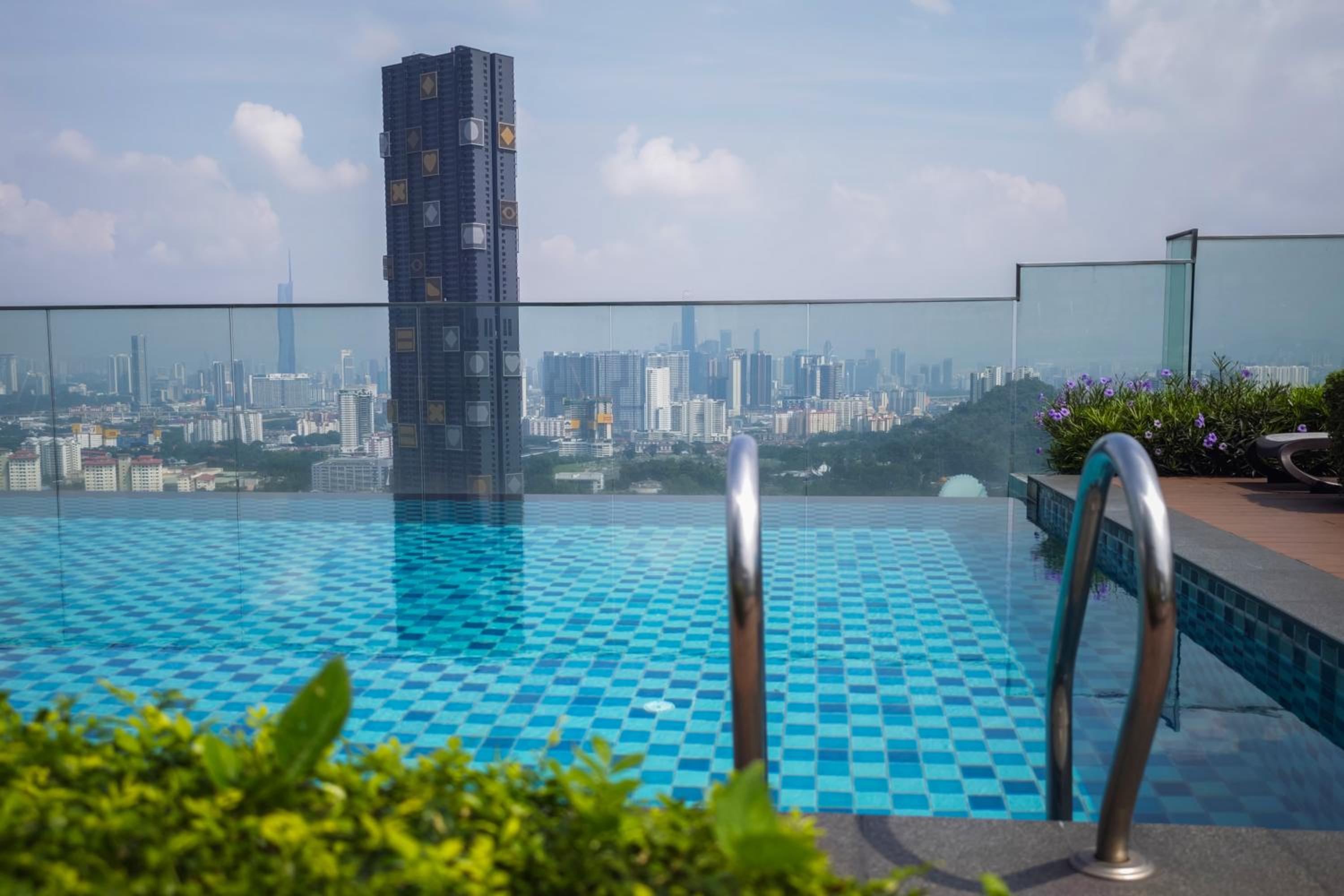 2rooms 4pax link mall MRT#KL #Jhouse#Ekocheras#Malaysia
