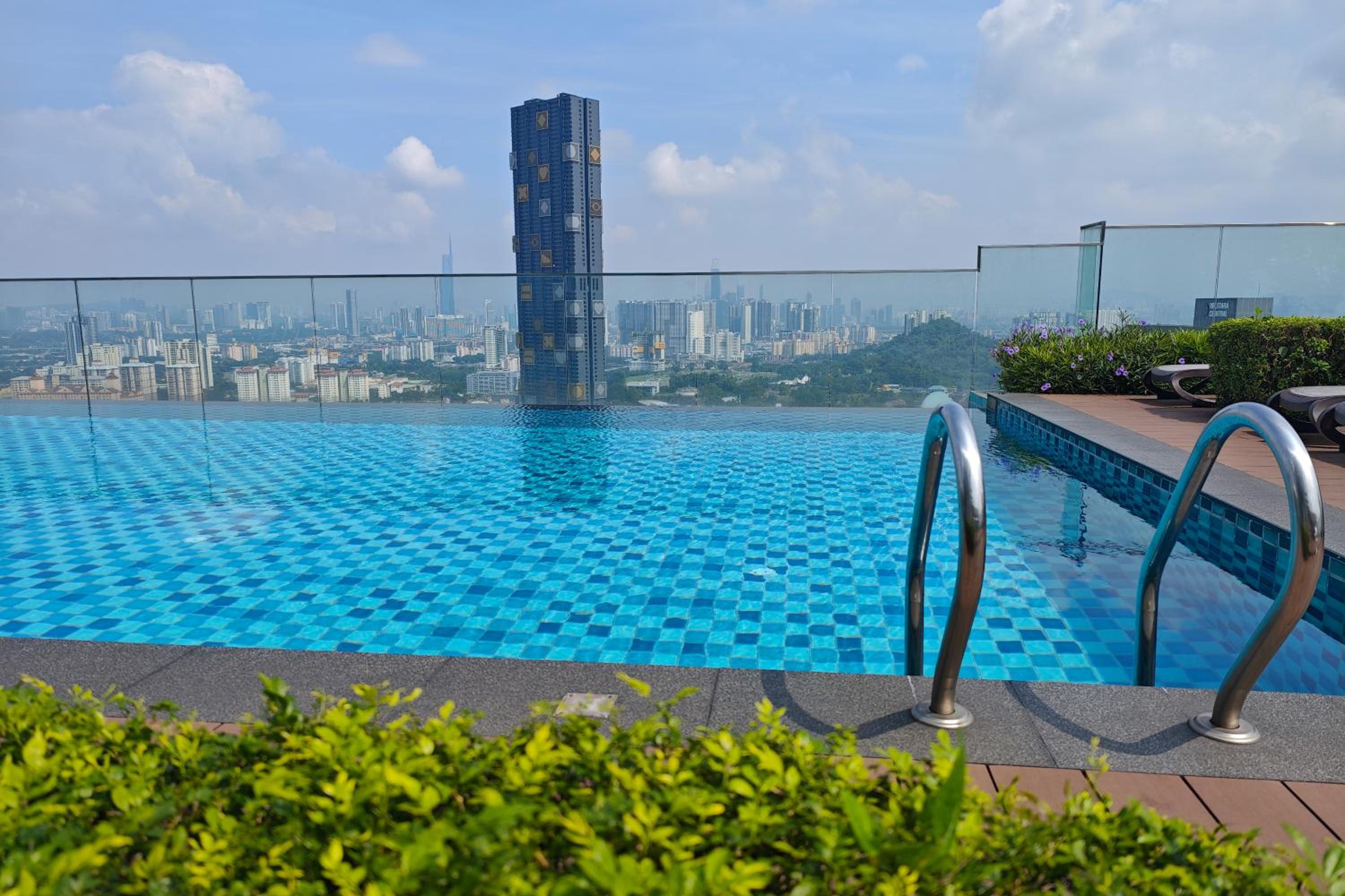 2rooms 4pax link mall MRT#KL #Jhouse#Ekocheras#Malaysia