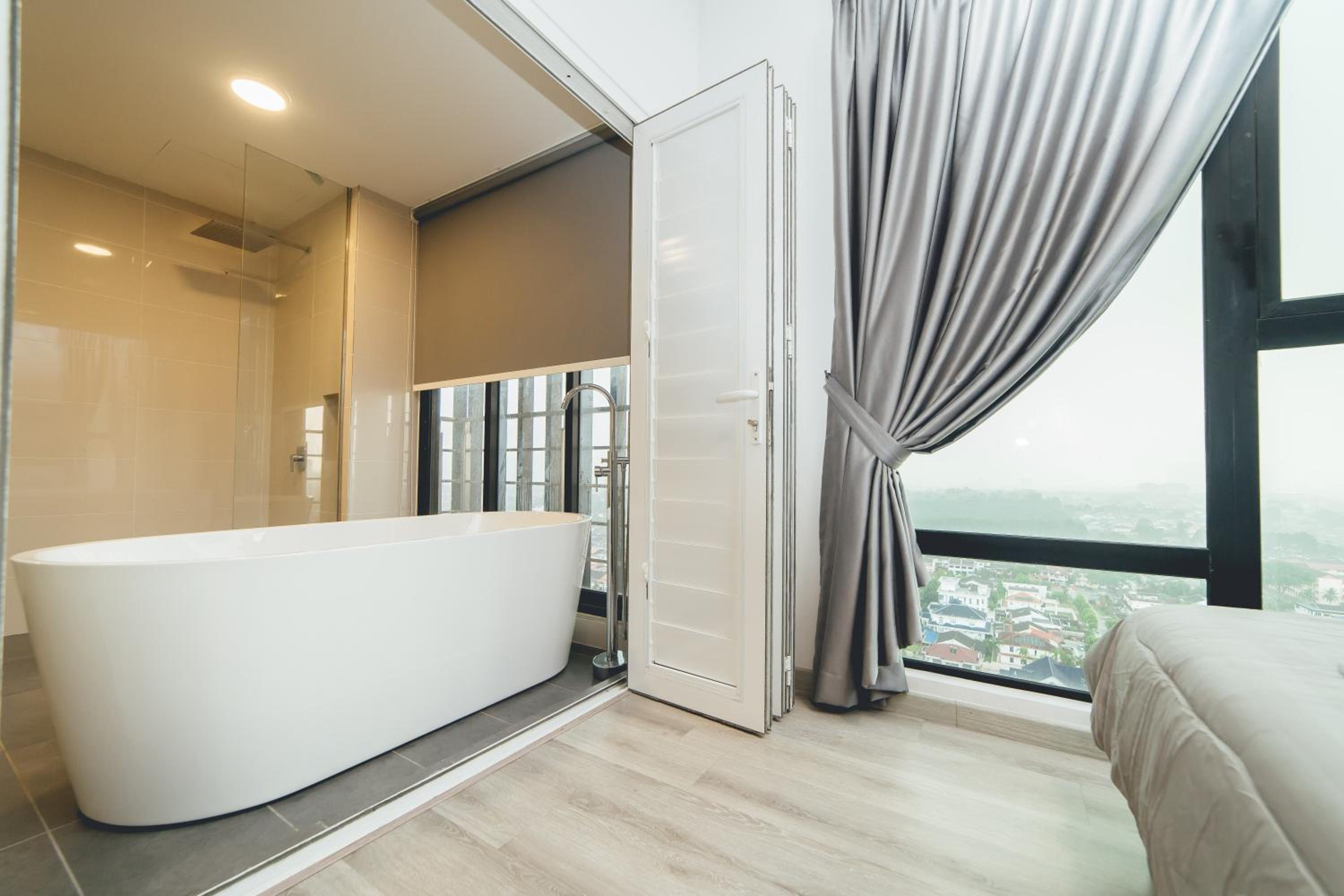 Mosaic Midvalley Oceanblue Nest 3BR w Bathtub by Our Stay