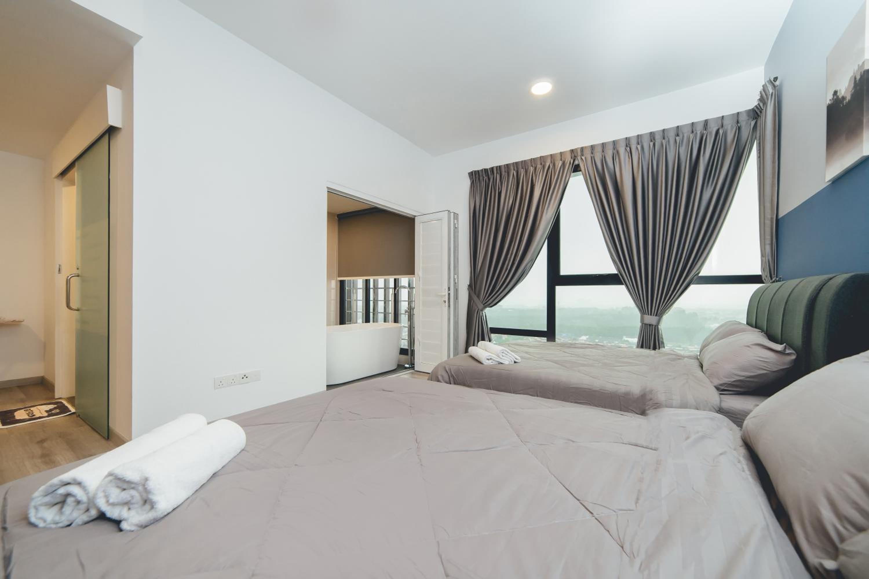 Mosaic Midvalley Oceanblue Nest 3BR w Bathtub by Our Stay