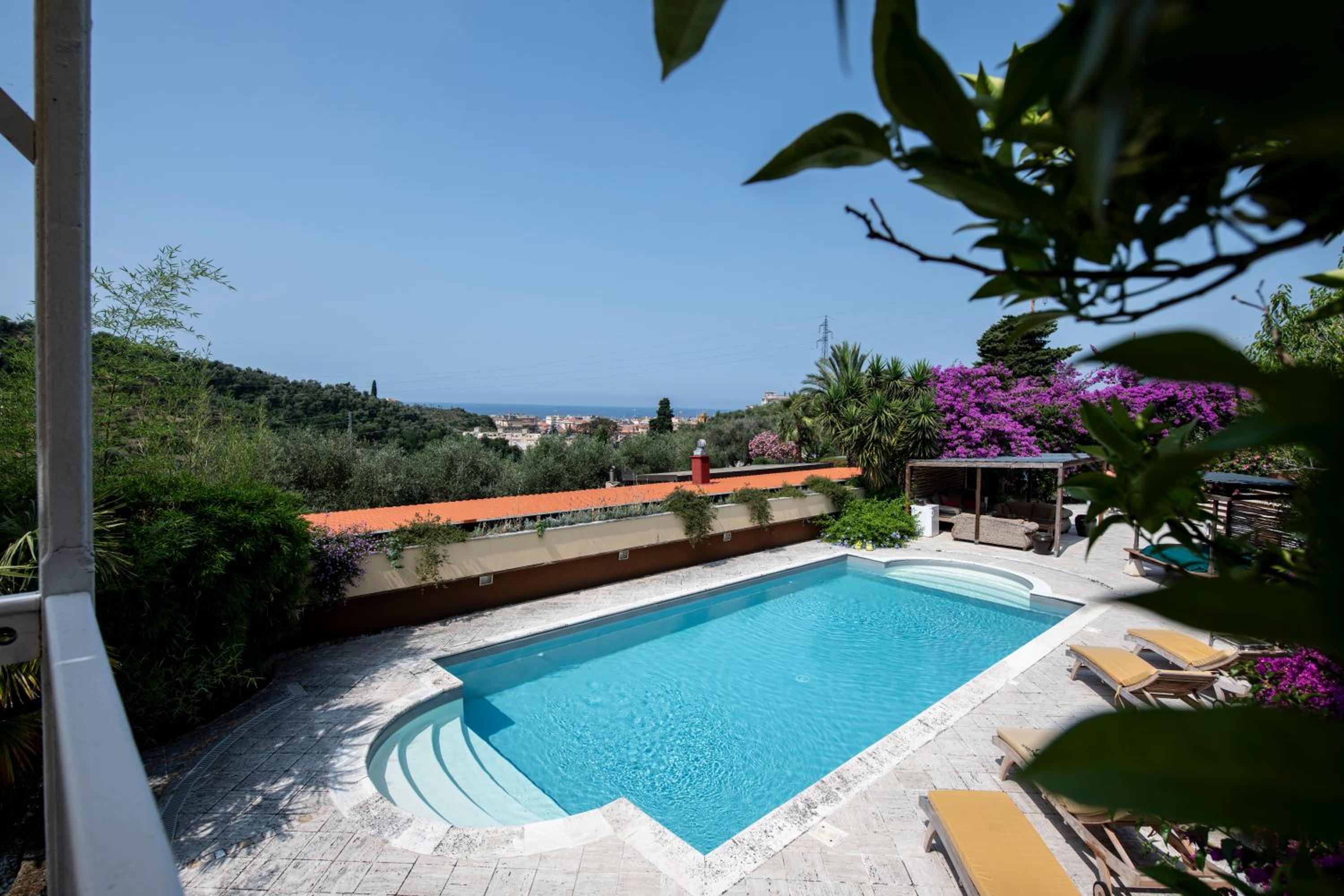 201new Appartamento in Villa, Giardino e Piscina Privata